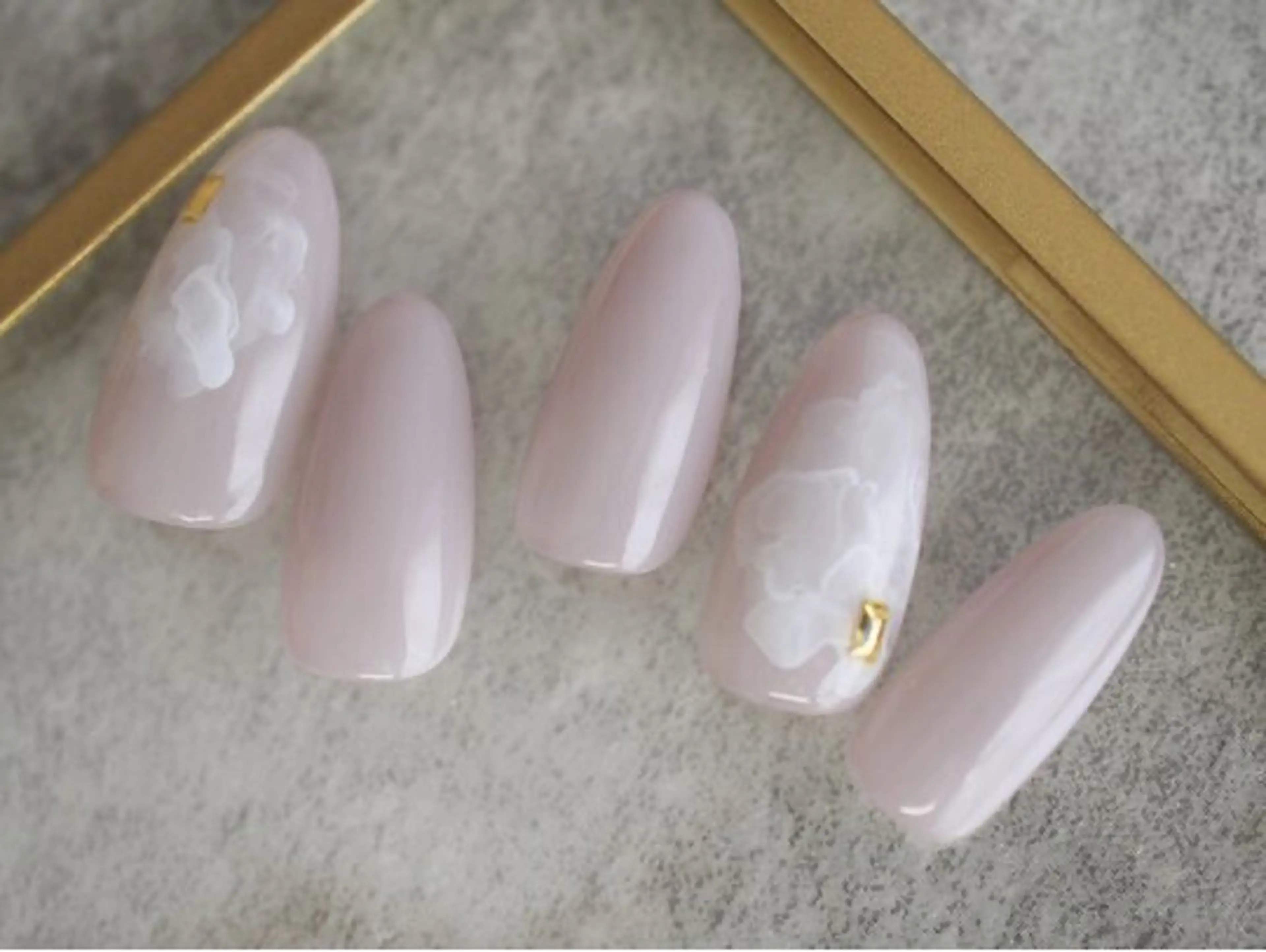 ネイル 鈴木 麻里のネイルデザイン