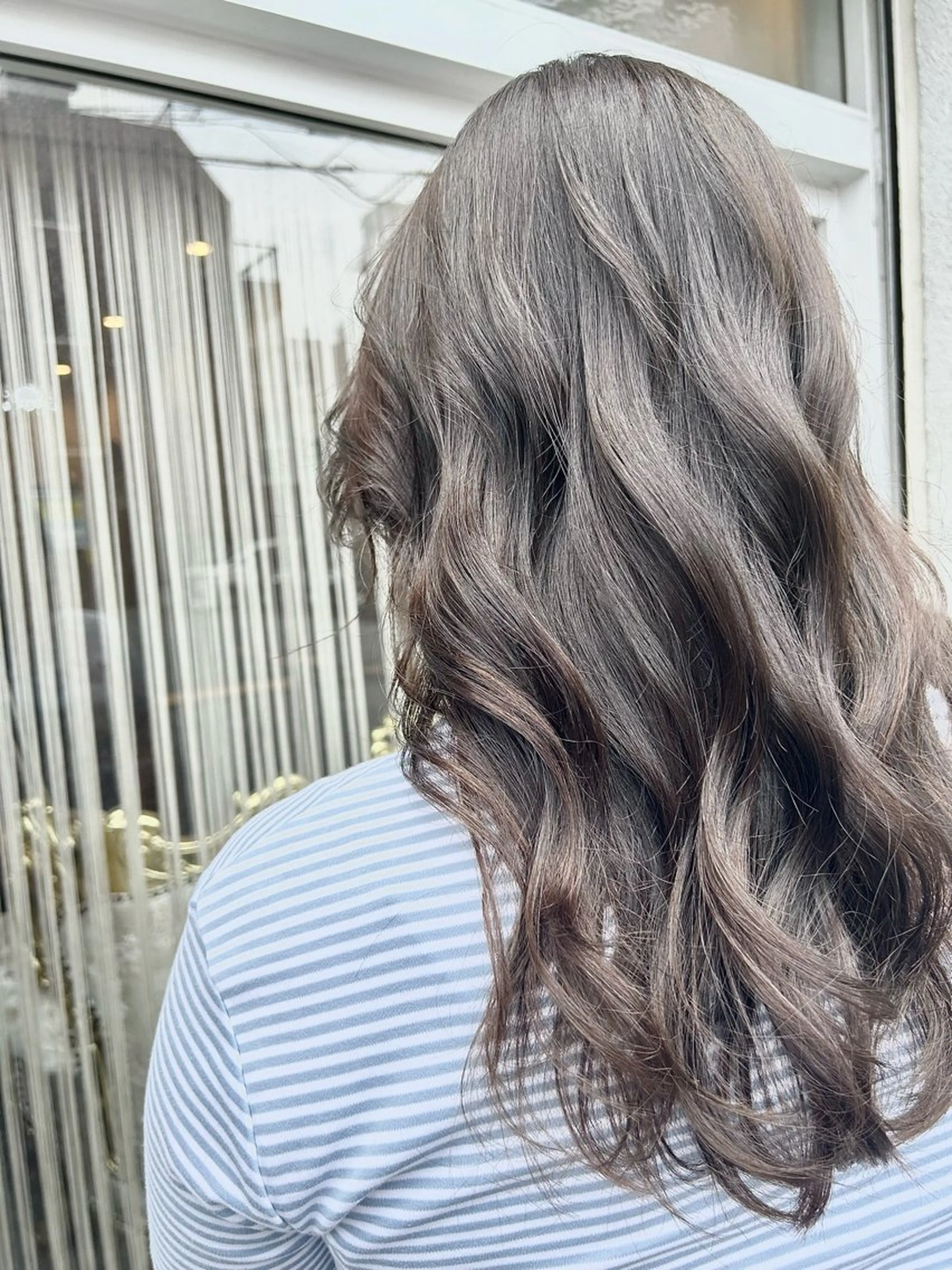 ロング カラー ilka Yukihoのヘアスタイル