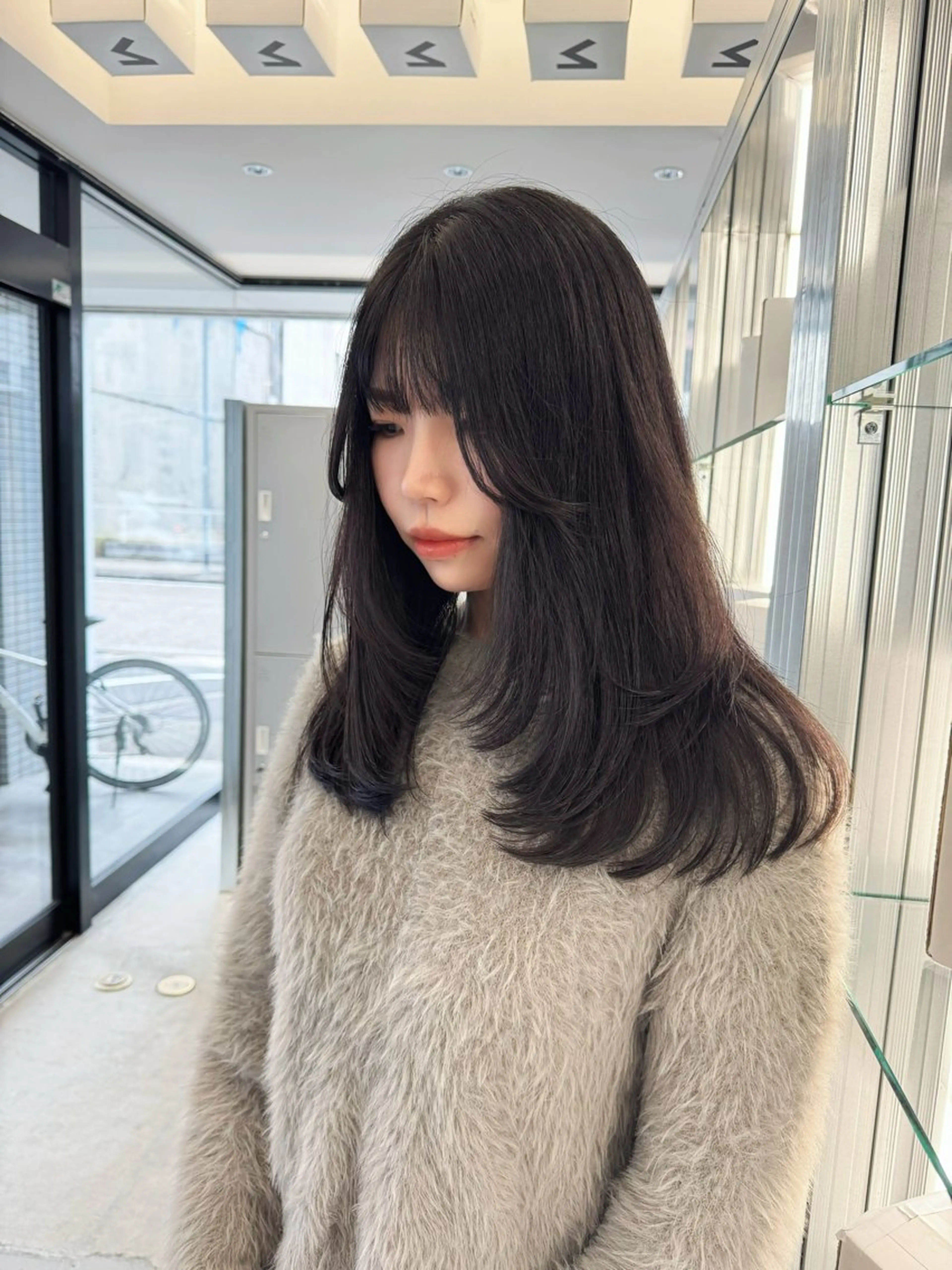 セミロング 大場 菜月のヘアスタイル