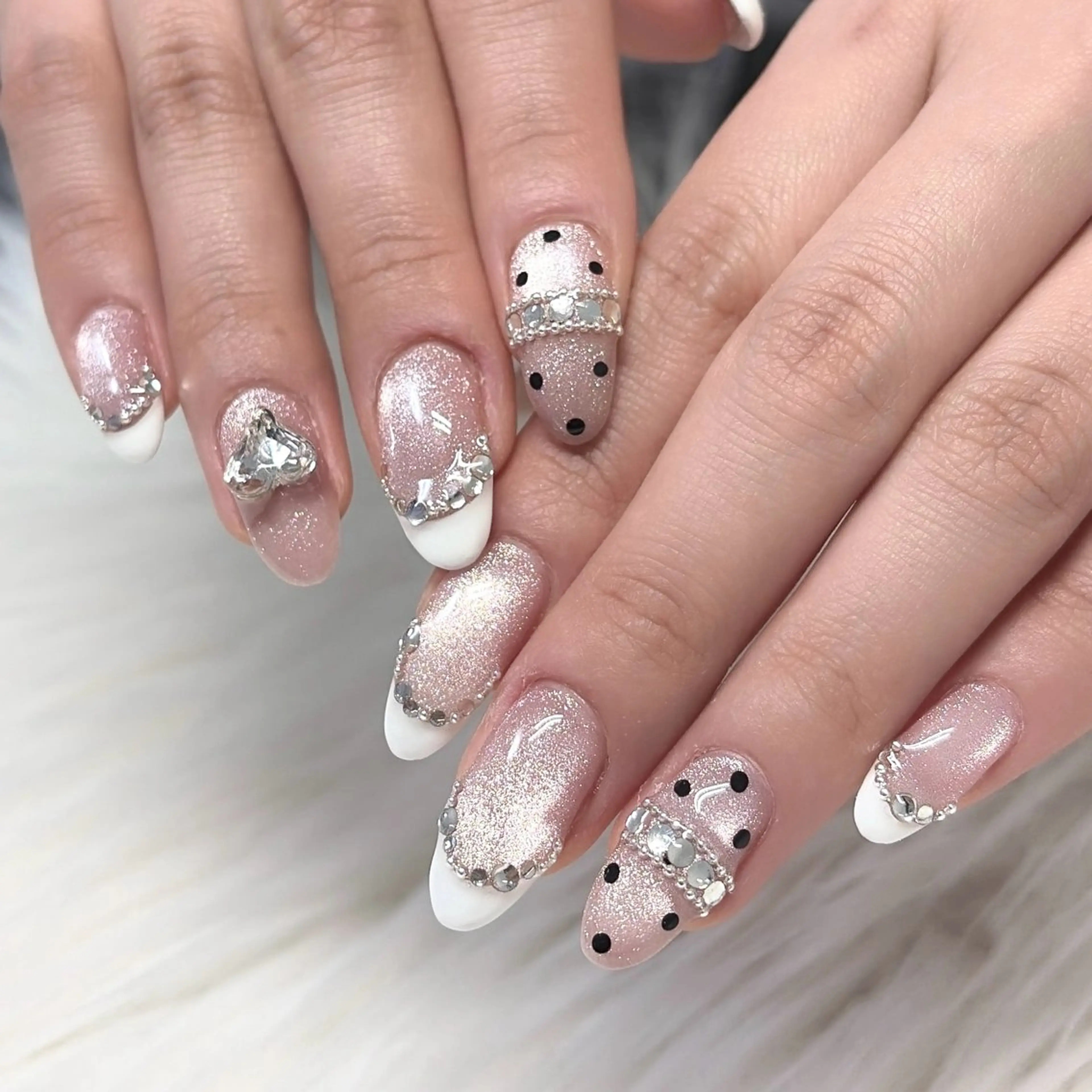 ネイル 韓国ネイル ラメ(グリッター) 持ち込み ハンドネイル 🐕🦺Yappy 💗A-tanのネイルデザイン