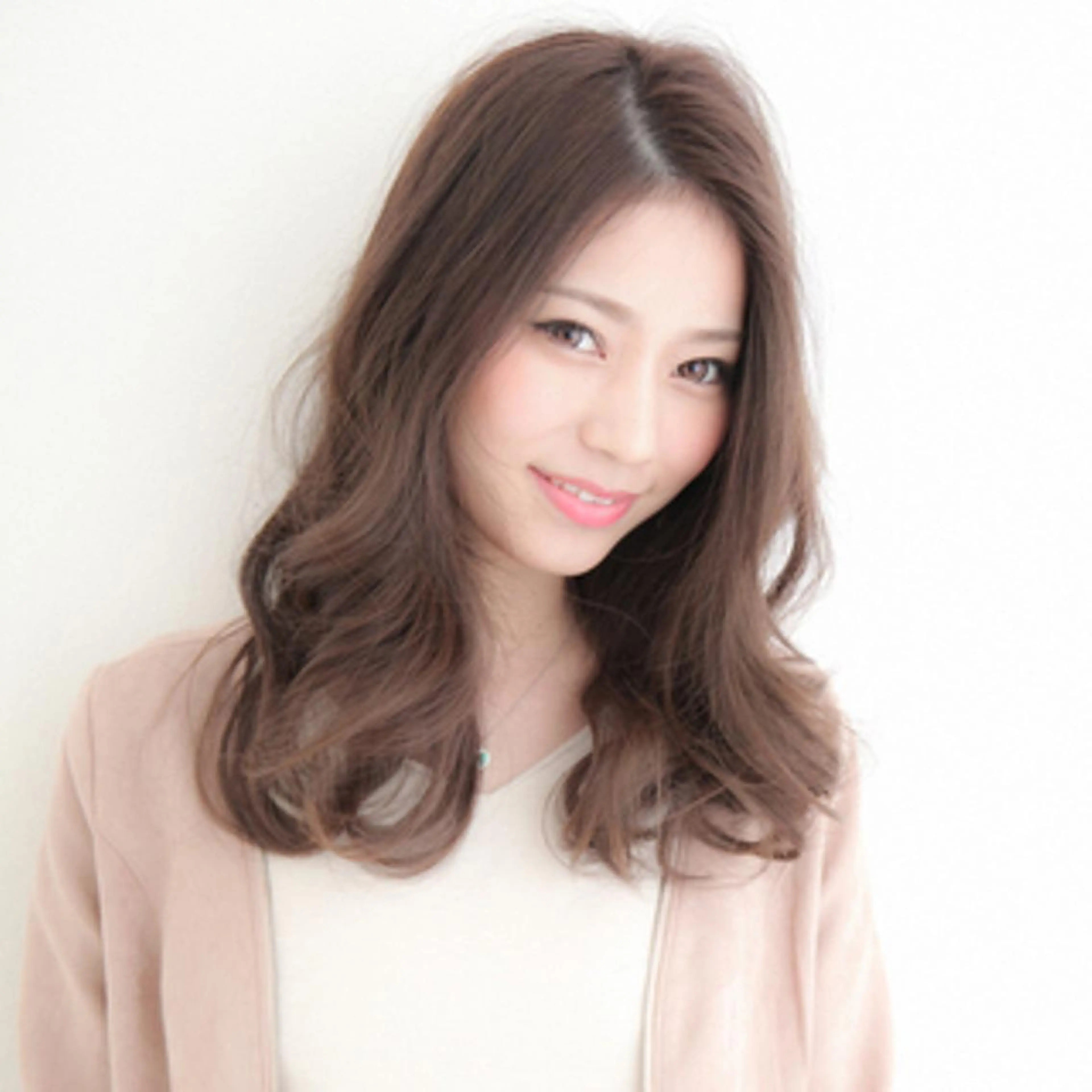 セミロング 髪質改善\酸熱TR カット【店長】のヘアスタイル