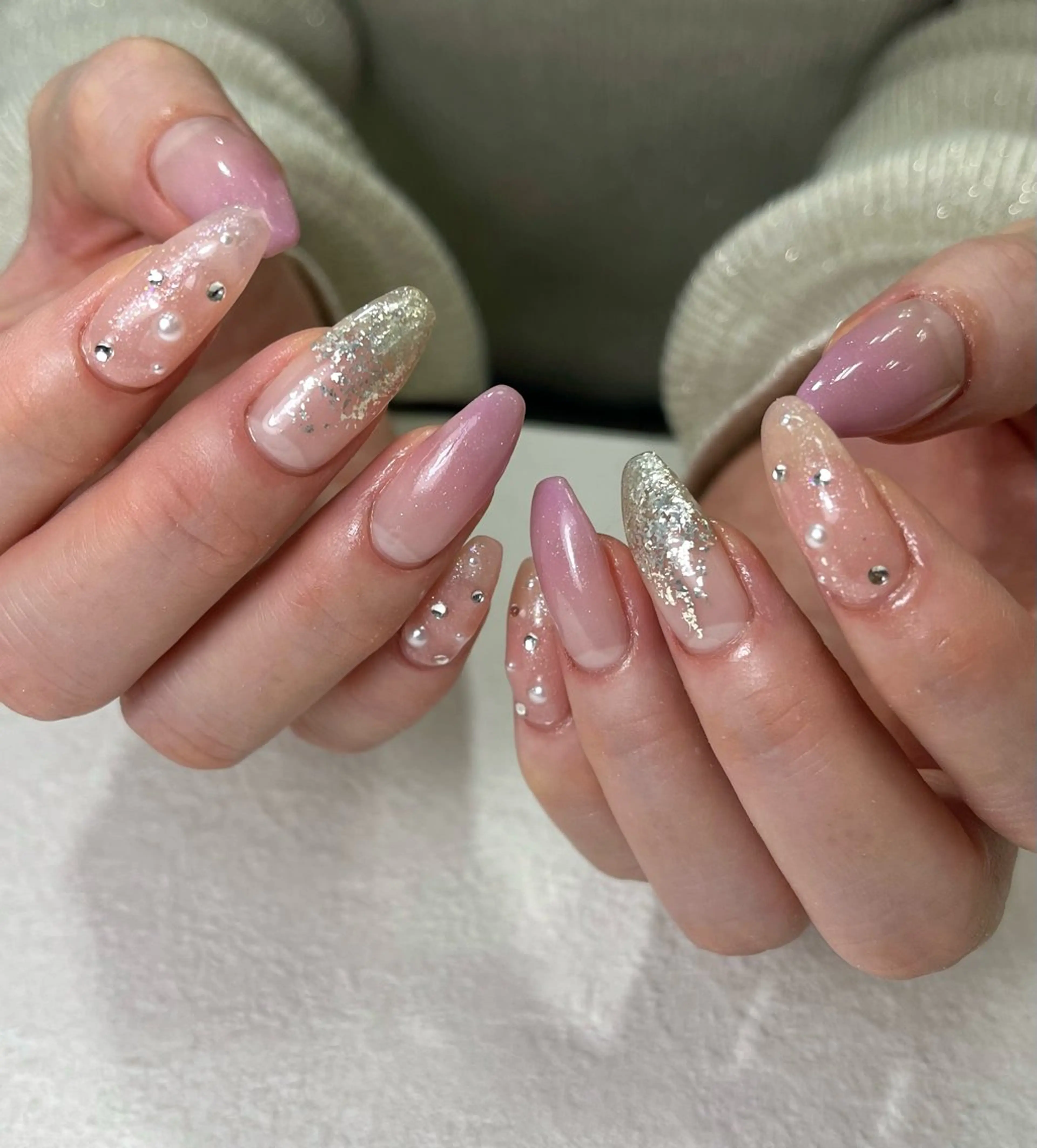 ネイル グラデーション キラキラネイル ラメ(グリッター) オフィスネイル ピンク ハンドネイル para ☀︎ sol by BECK所属・Para Sol nail　Maoのネイルデザイン