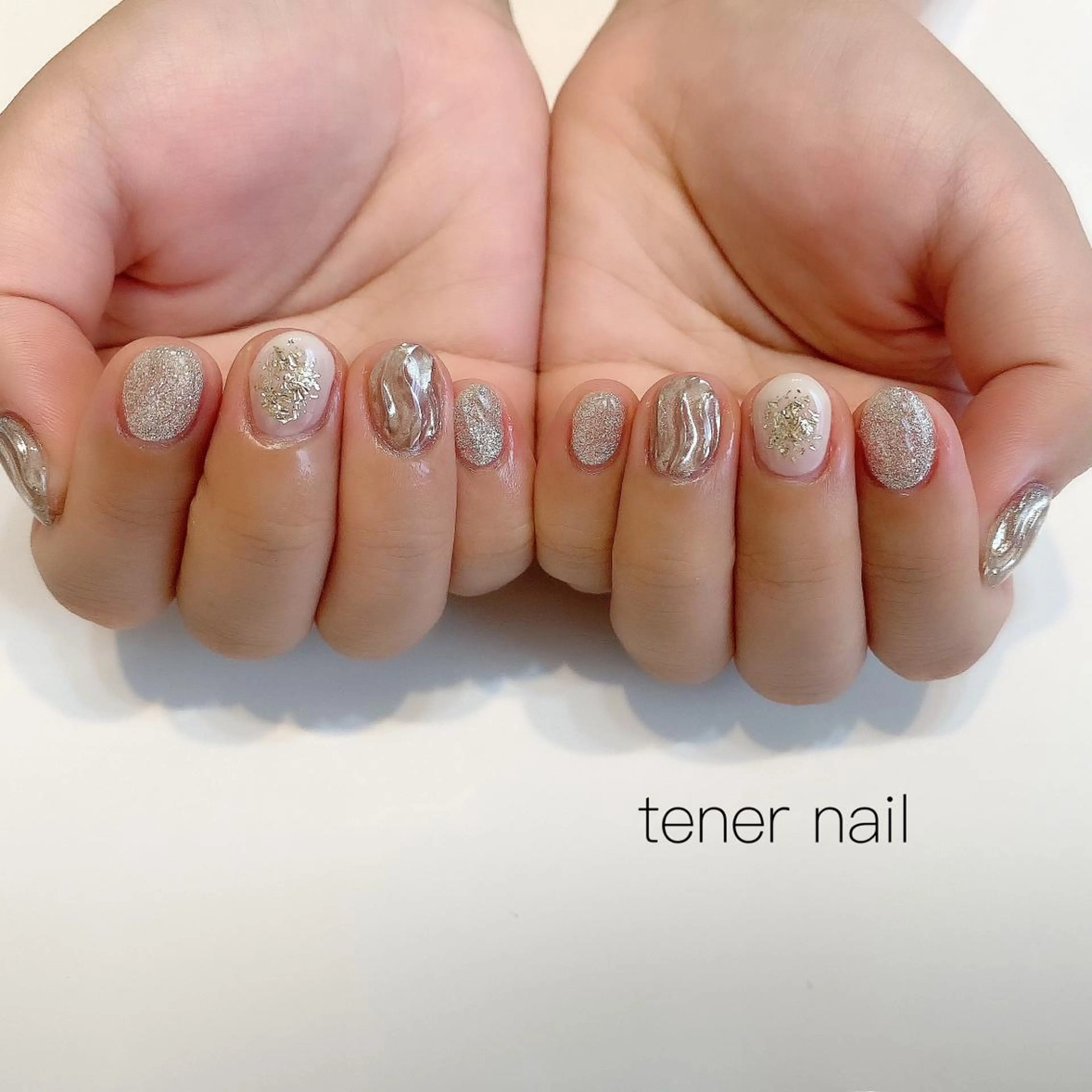 ネイル シルバー ホワイト テネルネイル tener nailのネイルデザイン