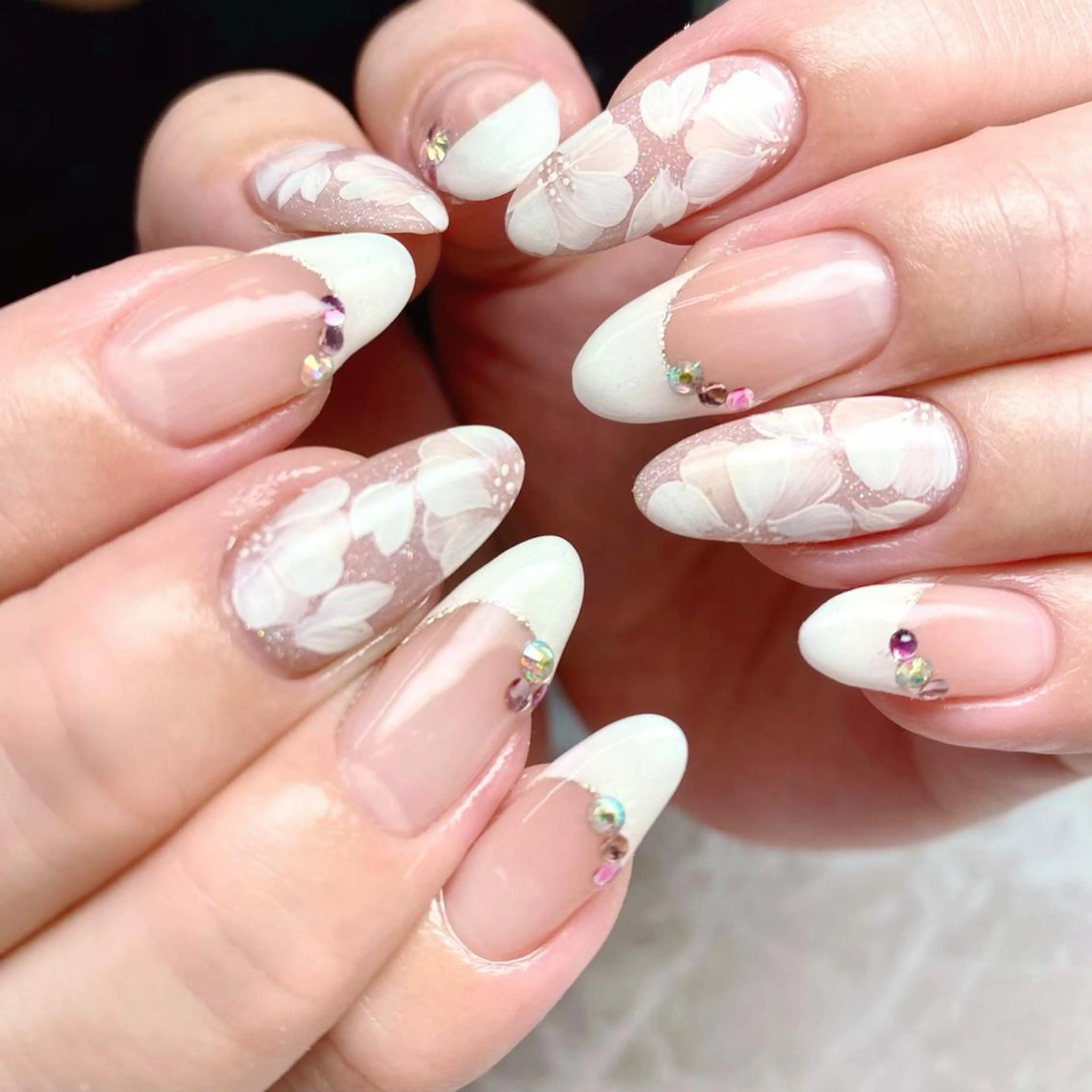 ネイル アートネイル フラワーネイル フレンチネイル ジェルネイル パラジェル éclat エクラのネイルデザイン