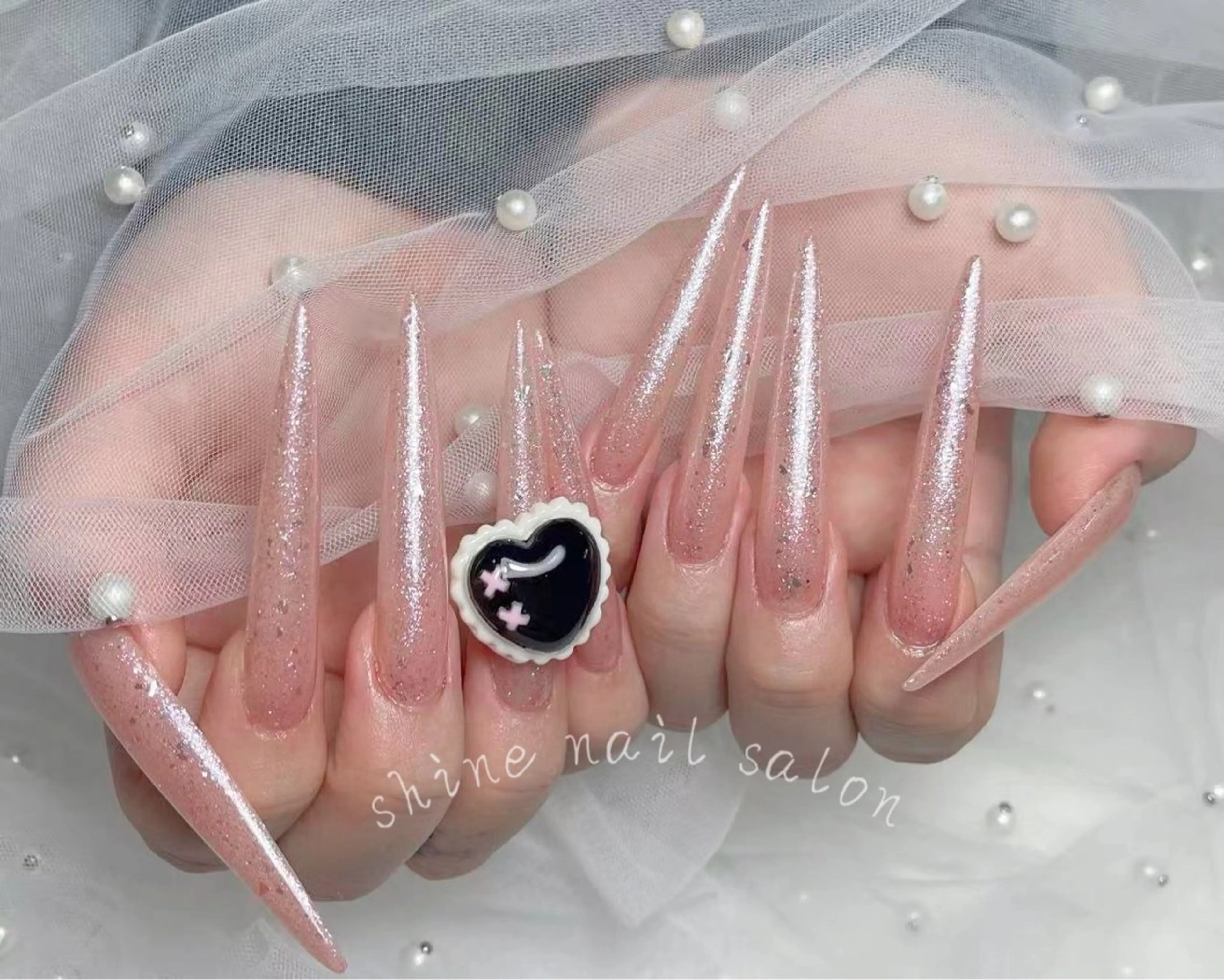 ネイル shineジェル& チップ長さだしのネイルデザイン