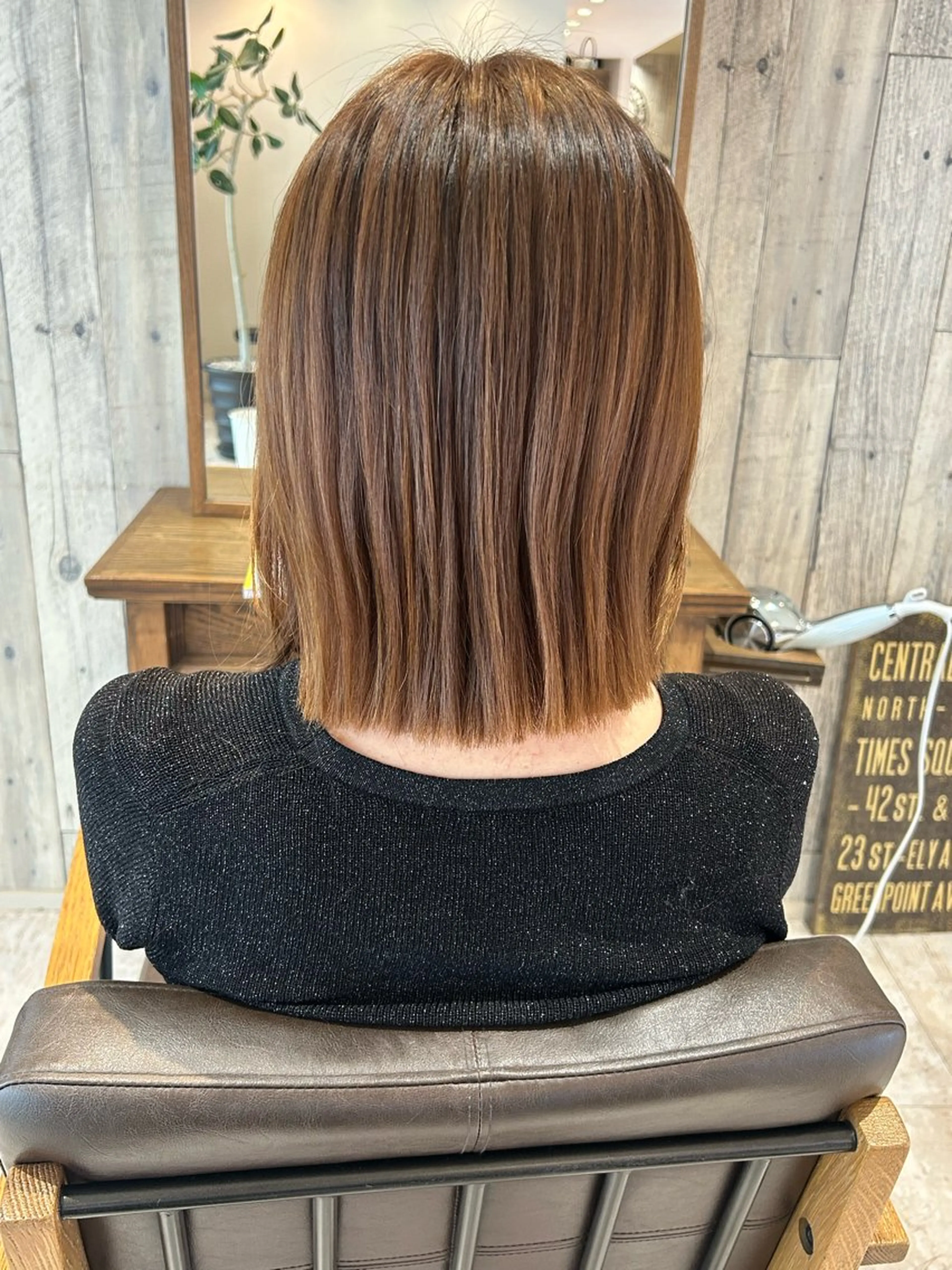 ミディアム カラー 切りっぱなしボブ ベージュカラー ボブ 和田 大輝のヘアスタイル