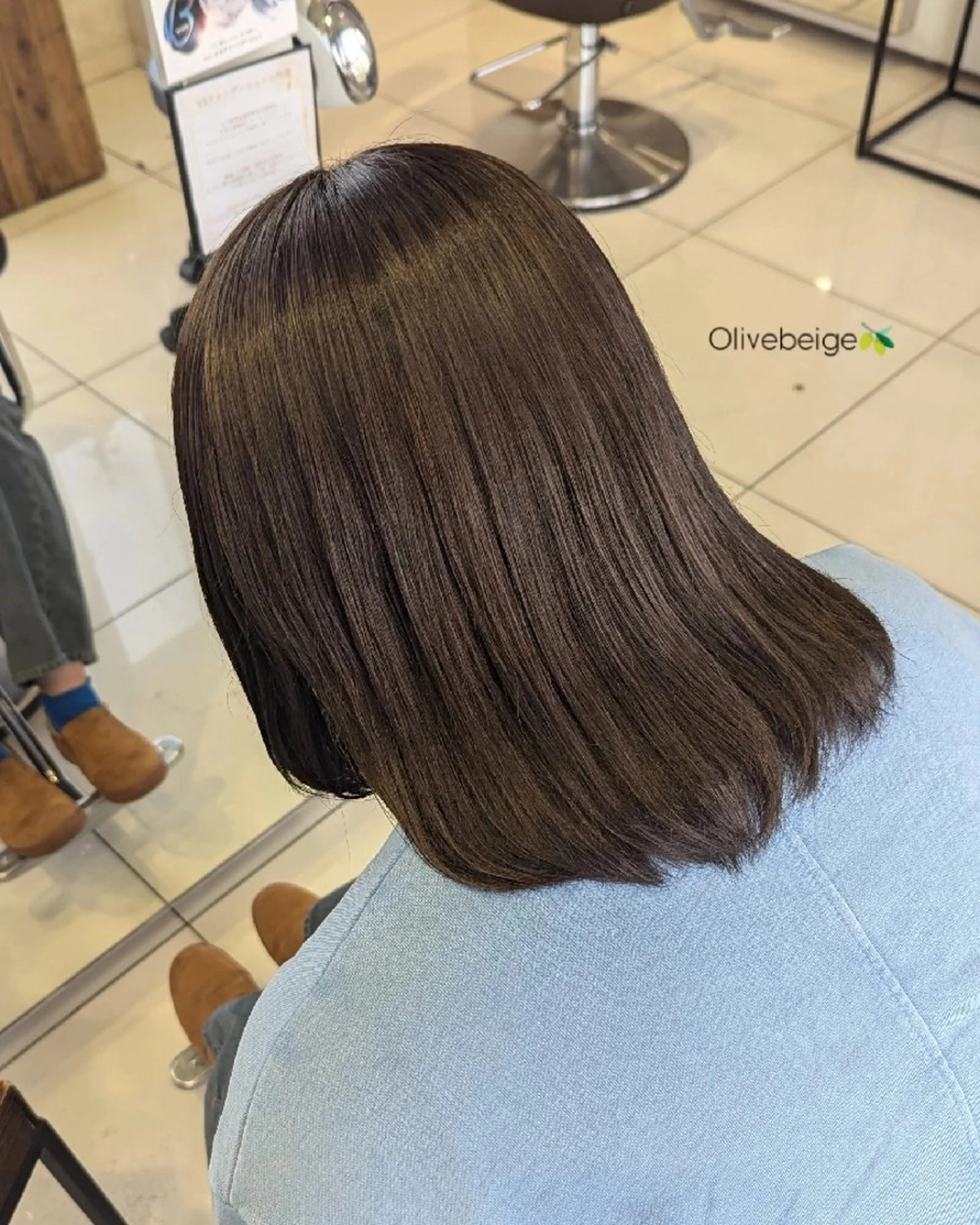 ミディアム 顔周りカット/お呼ば れヘア/レイヤーのヘアスタイル