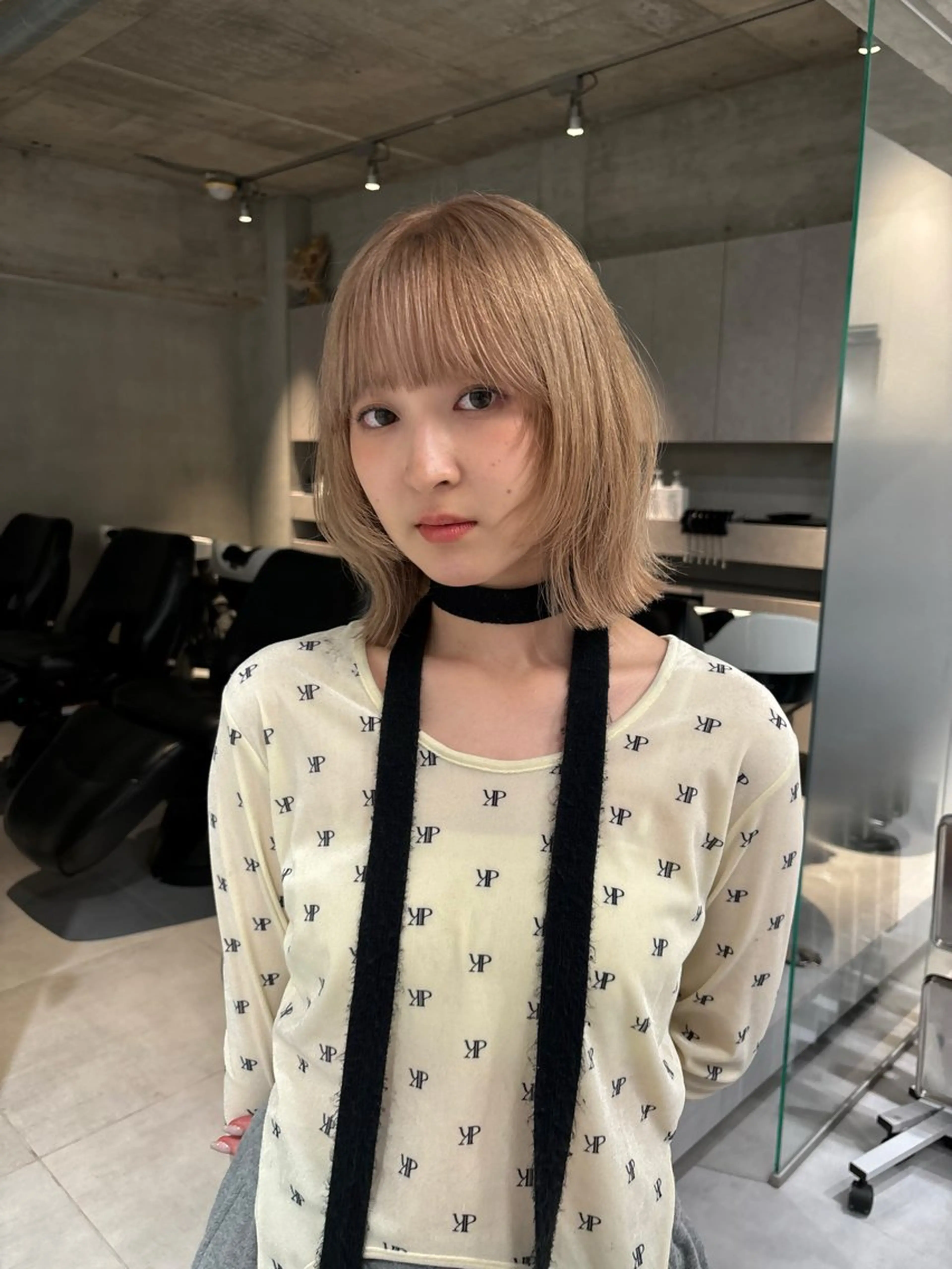 ミディアム ボブ 顔まわりレイヤー 顔周りカット レイヤーカット Qin share salon 原宿店所属・🫧艶ハイトーン 特化🫧ライヤのヘアスタイル