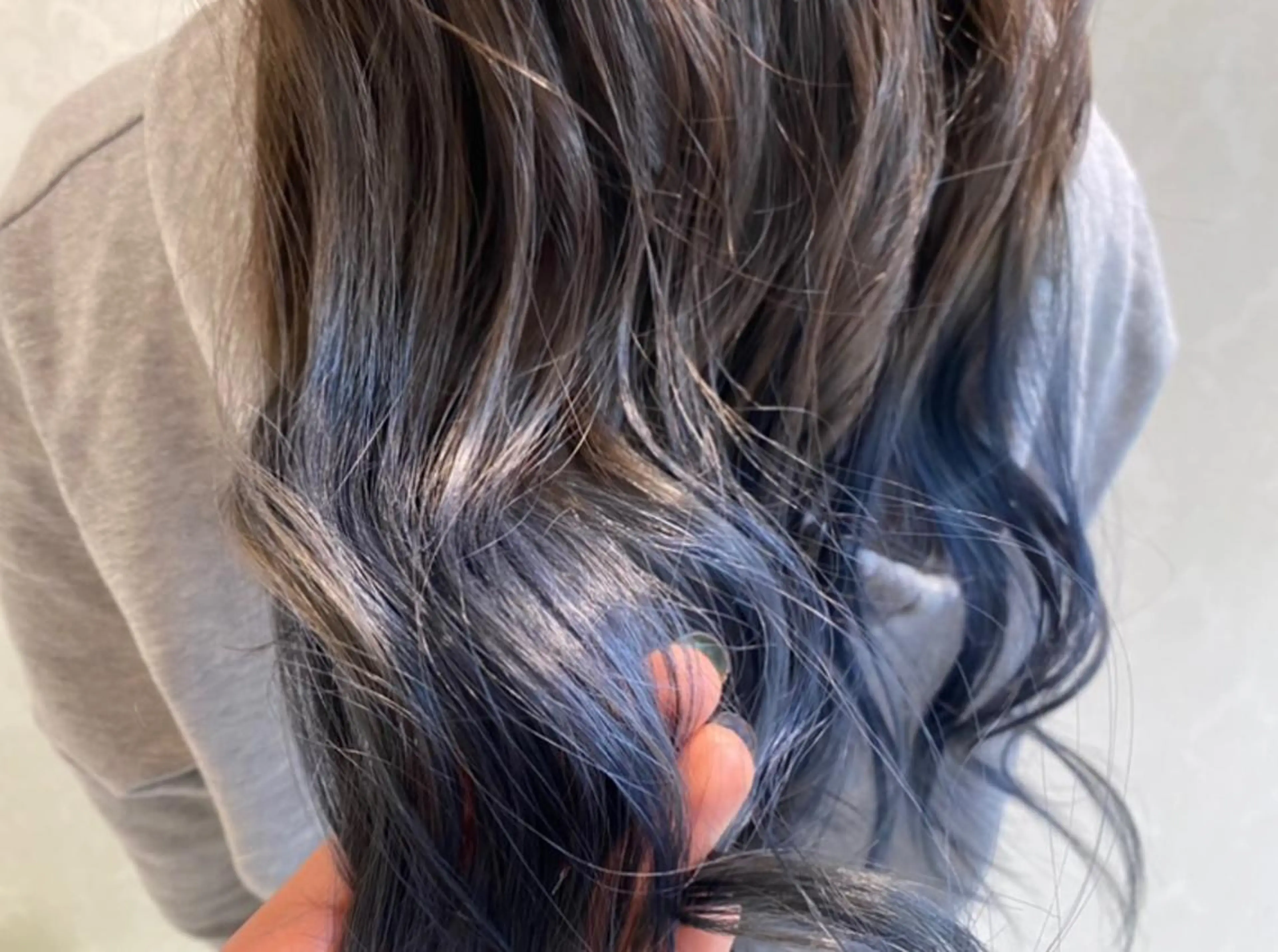 ロング diar／Saori 透明感カラー🤍のヘアスタイル