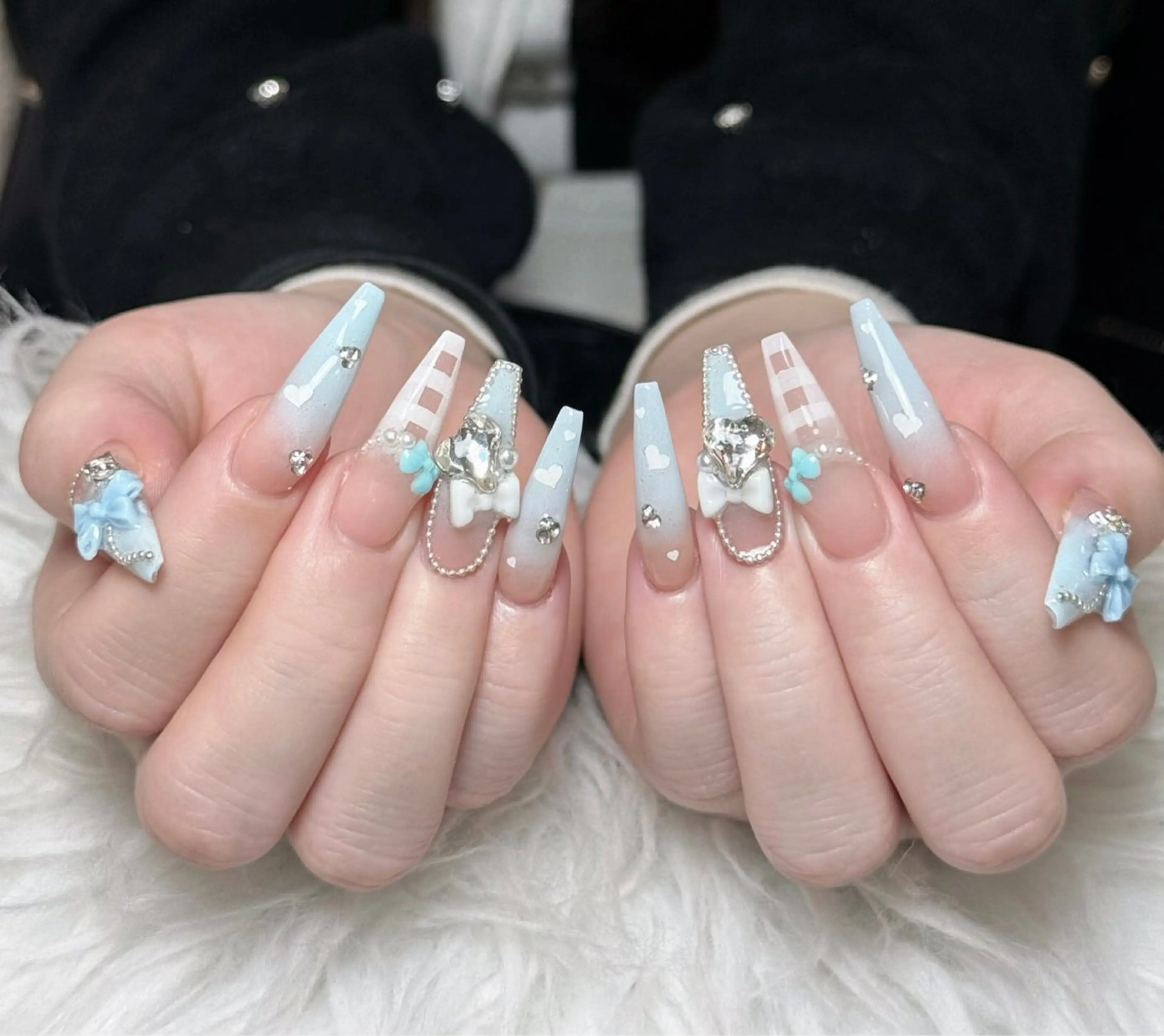 ネイル チークネイル ドット フレンチネイル グラデーション ハート ハンドネイル Julli NailStudioのネイルデザイン