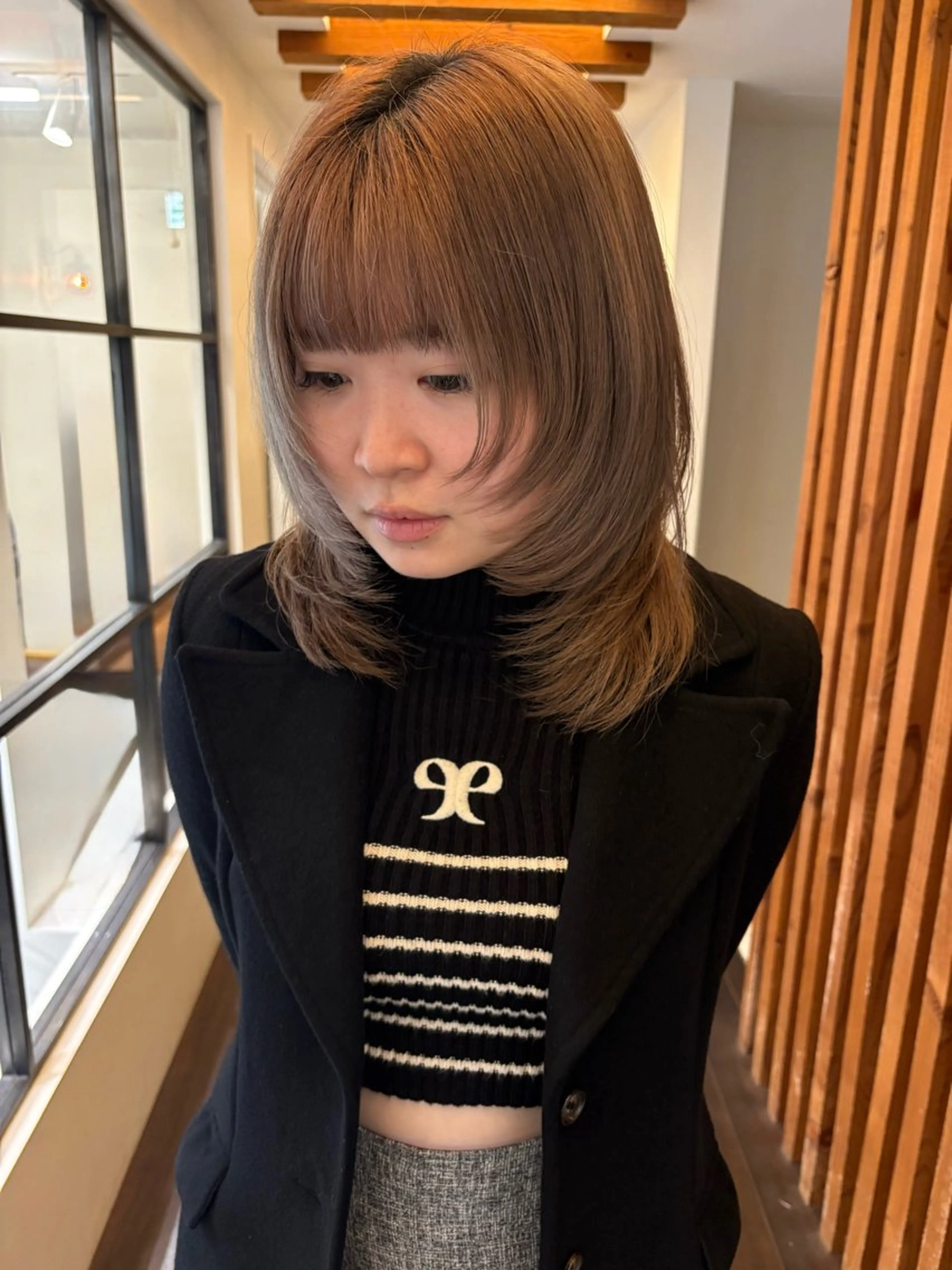 ミディアム ハッシュカット レイヤーカット リカ/ハイトーン ・オリーブ🍀のヘアスタイル