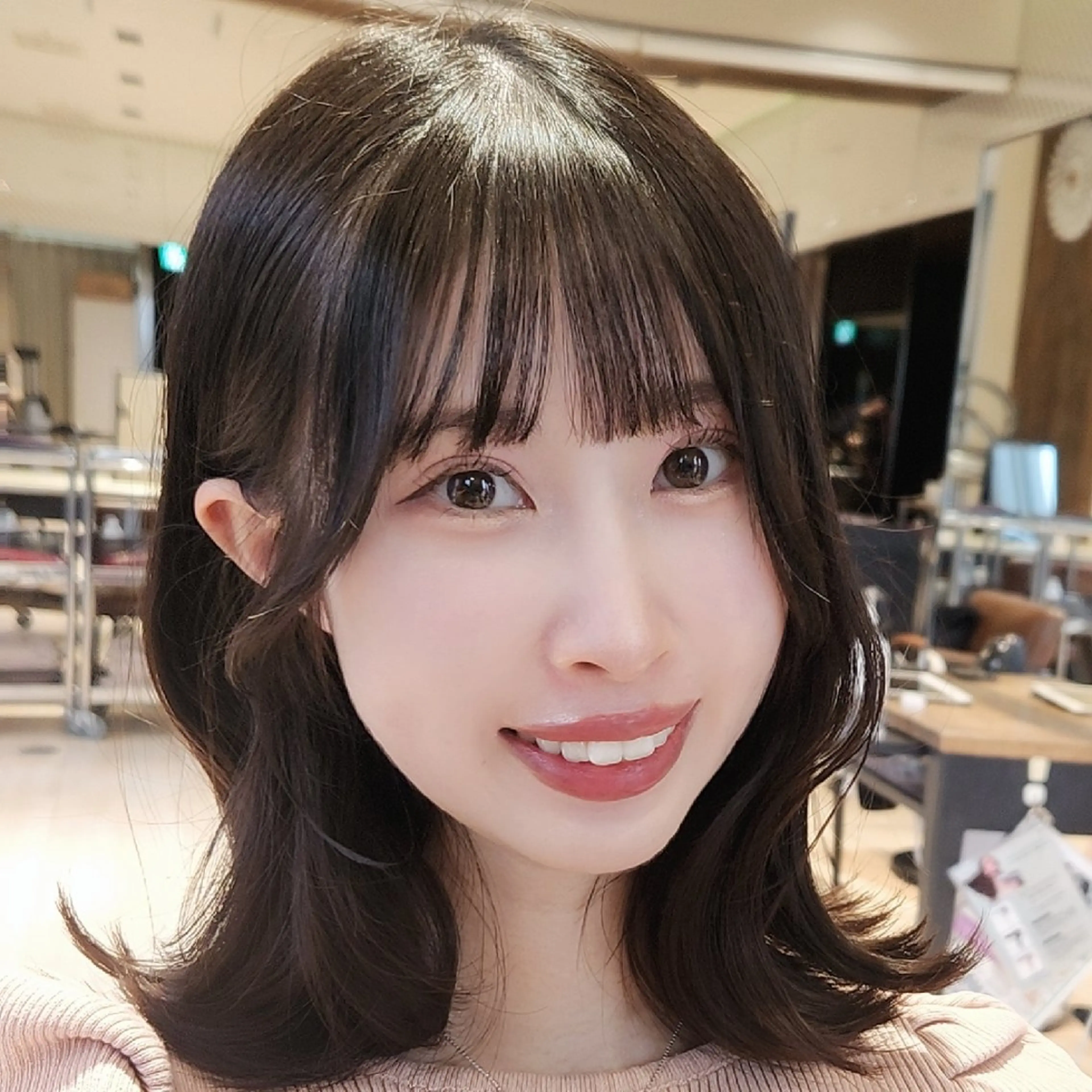 ミディアム カット ヘアカラー トリートメント Nanako。/韓国 ハッシュカットのヘアスタイル