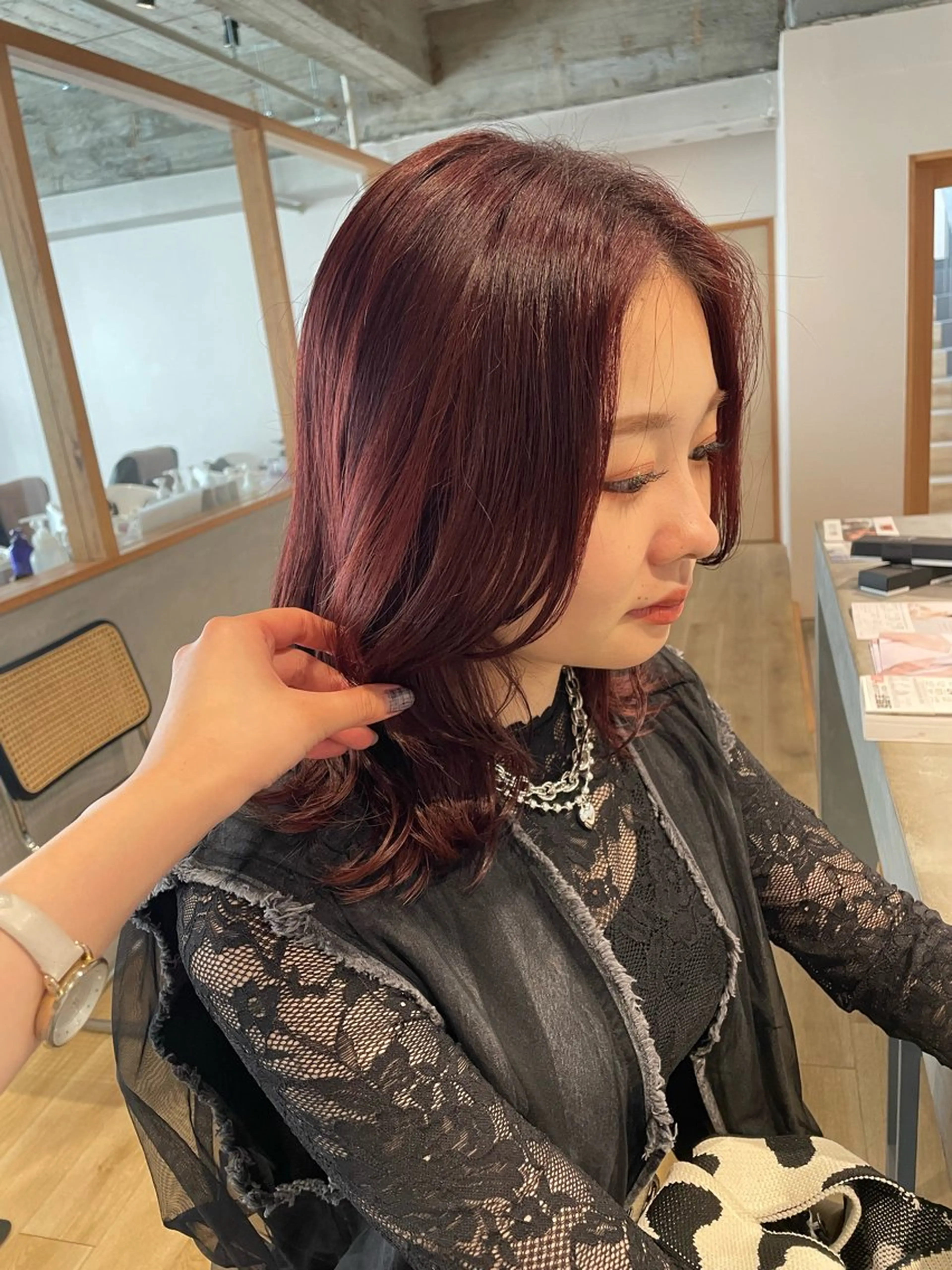 カラー まとい ︎︎のヘアスタイル