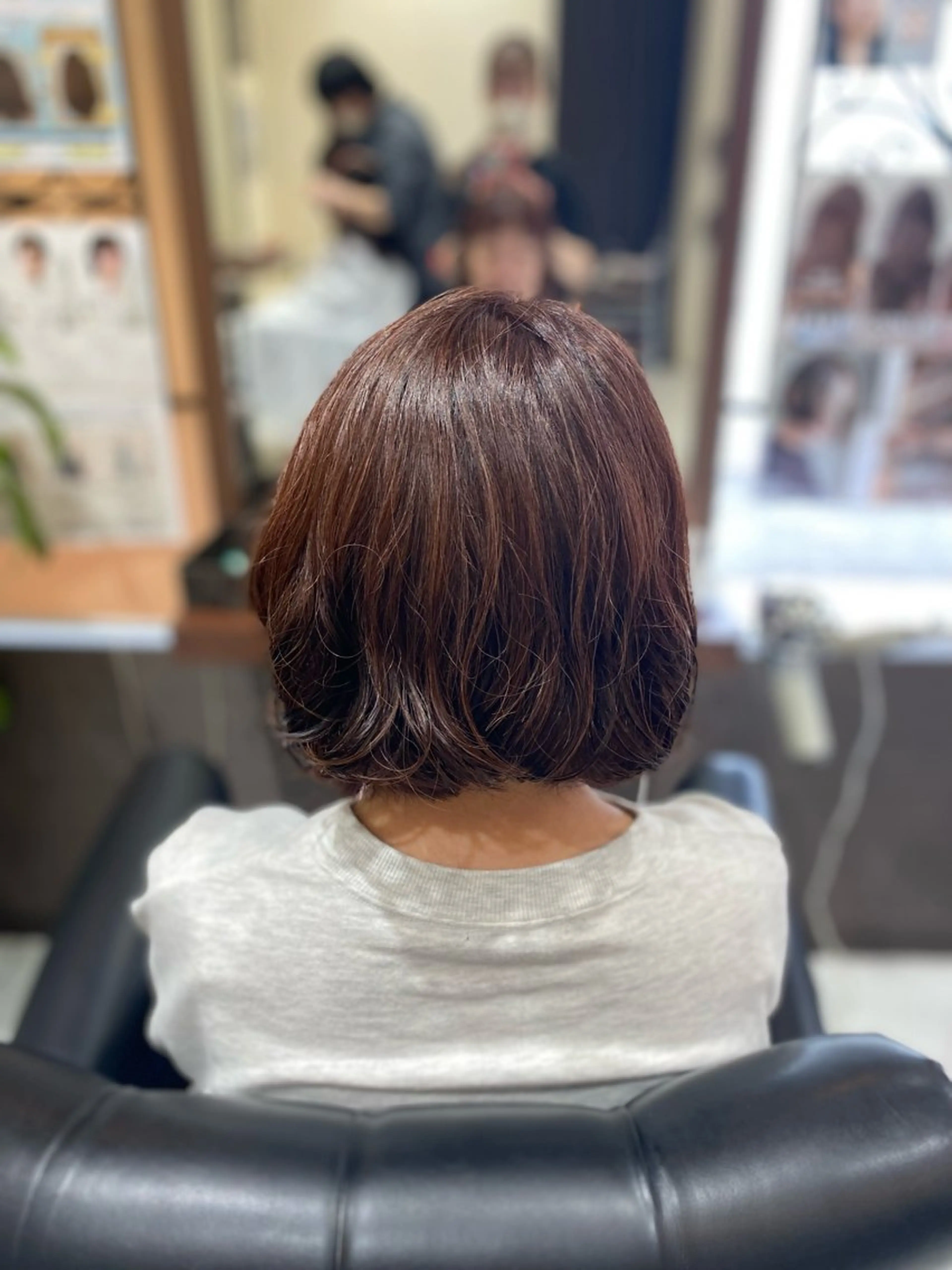 ミディアム カラー パーマ ミディアムパーマ ブラウンカラー ピンクカラー ピンクブラウン トリートメント カット ヘアカラー Aphrodite 横手 亜紀のヘアスタイル