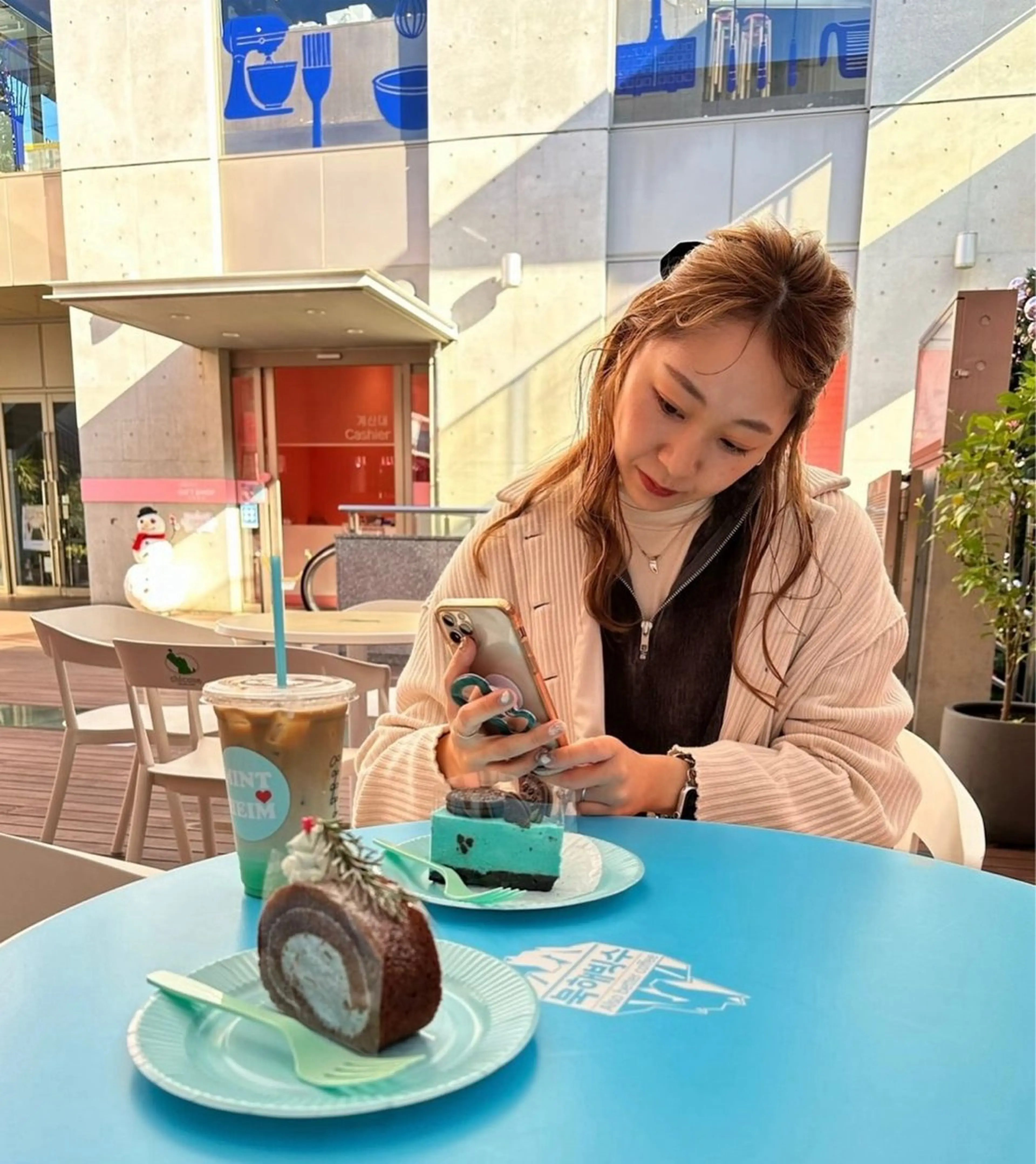 ロング ヘアカラー くすみベージュカラー 🪻HARUKAのヘアスタイル