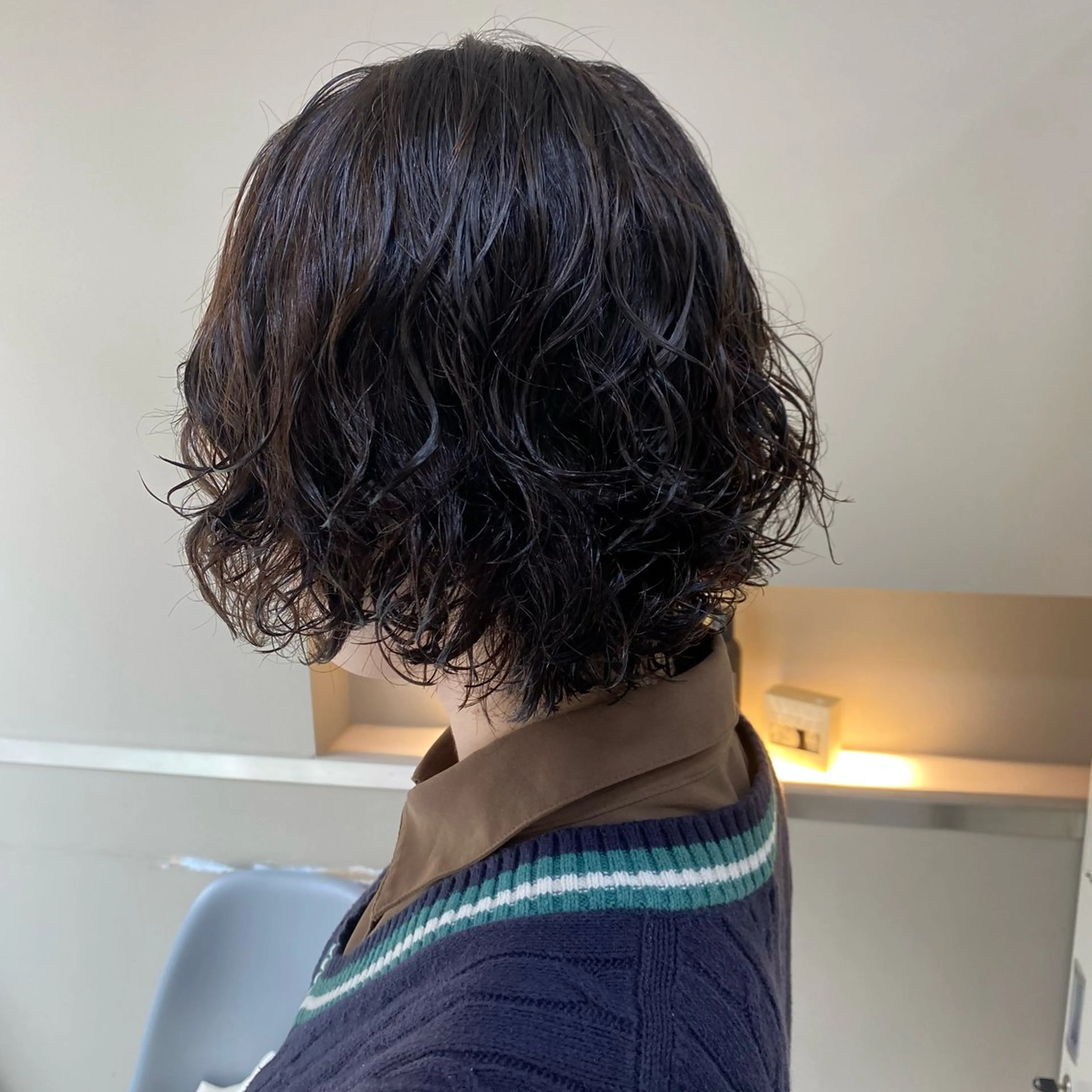 【🫧ウェーブパーマでいつもと違うスタイルに!】コールドパーマ+カット 表面補修トリートメント付きの写真