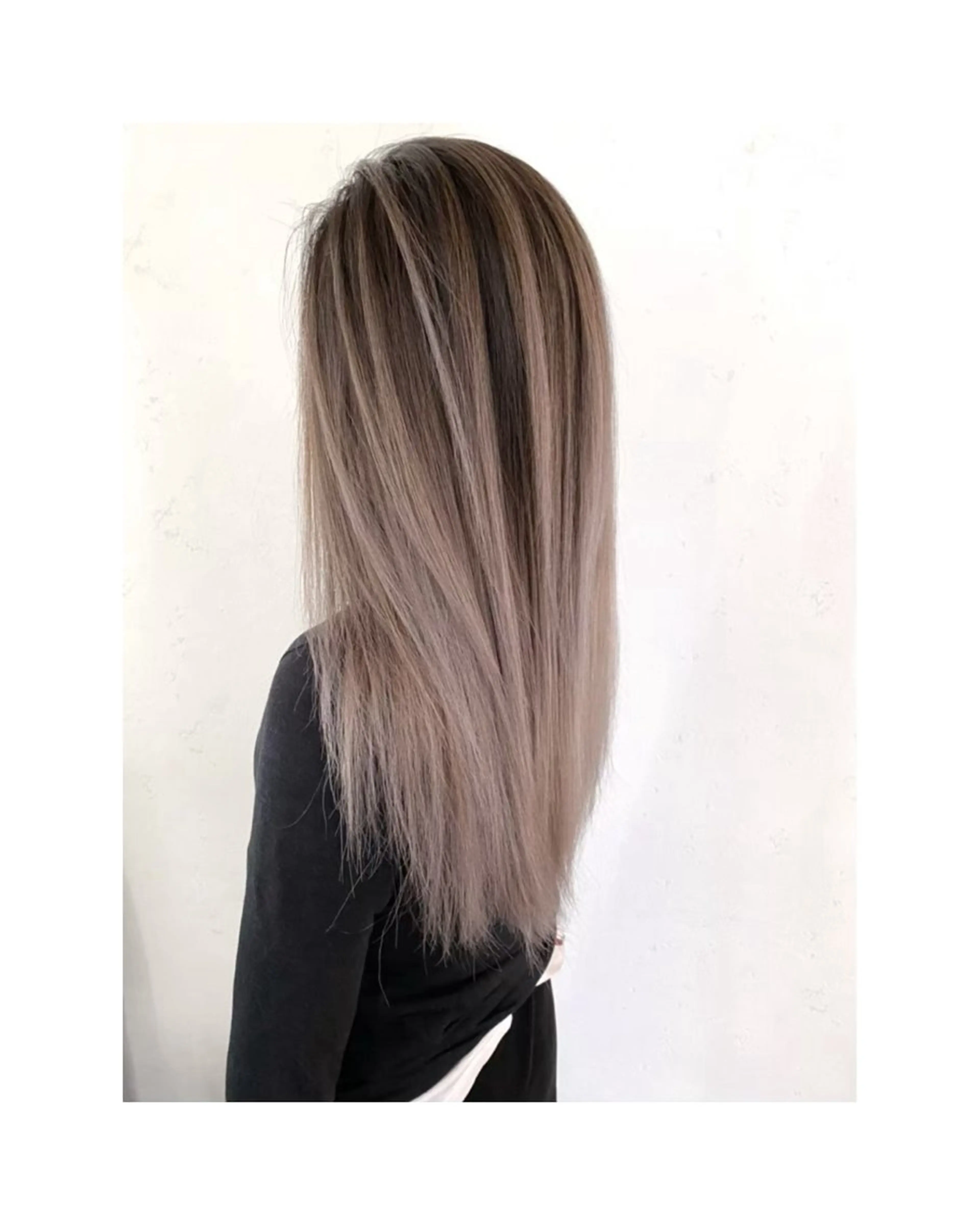 ロング レイヤーカット ヘアカラー Jura／ レイヤーカットのヘアスタイル