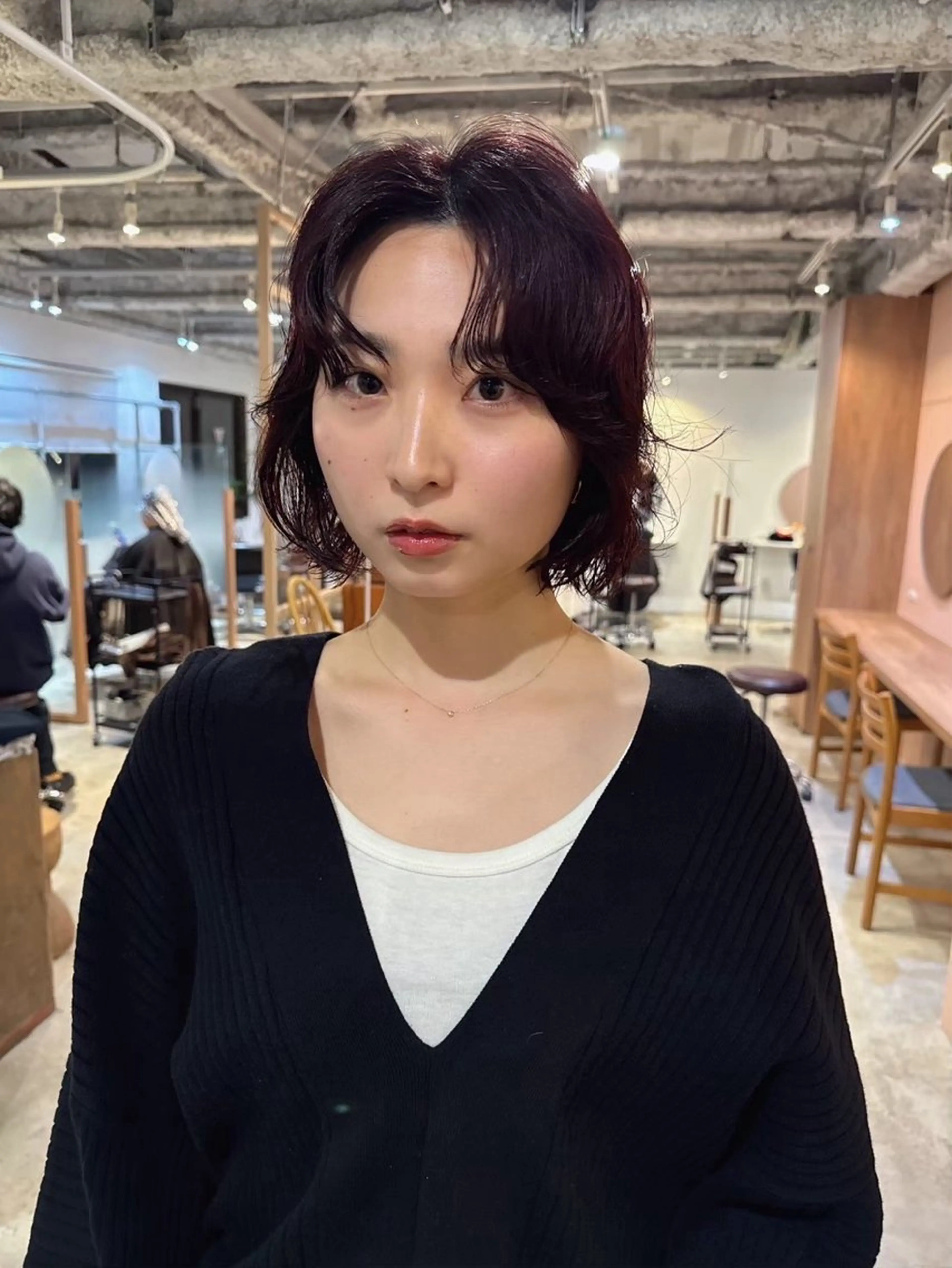 ショート カラー パーマ アッシュ バレイヤージュ ベージュカラー ブリーチ ブラウンカラー カット ヘアカラー CEINE loqのヘアスタイル