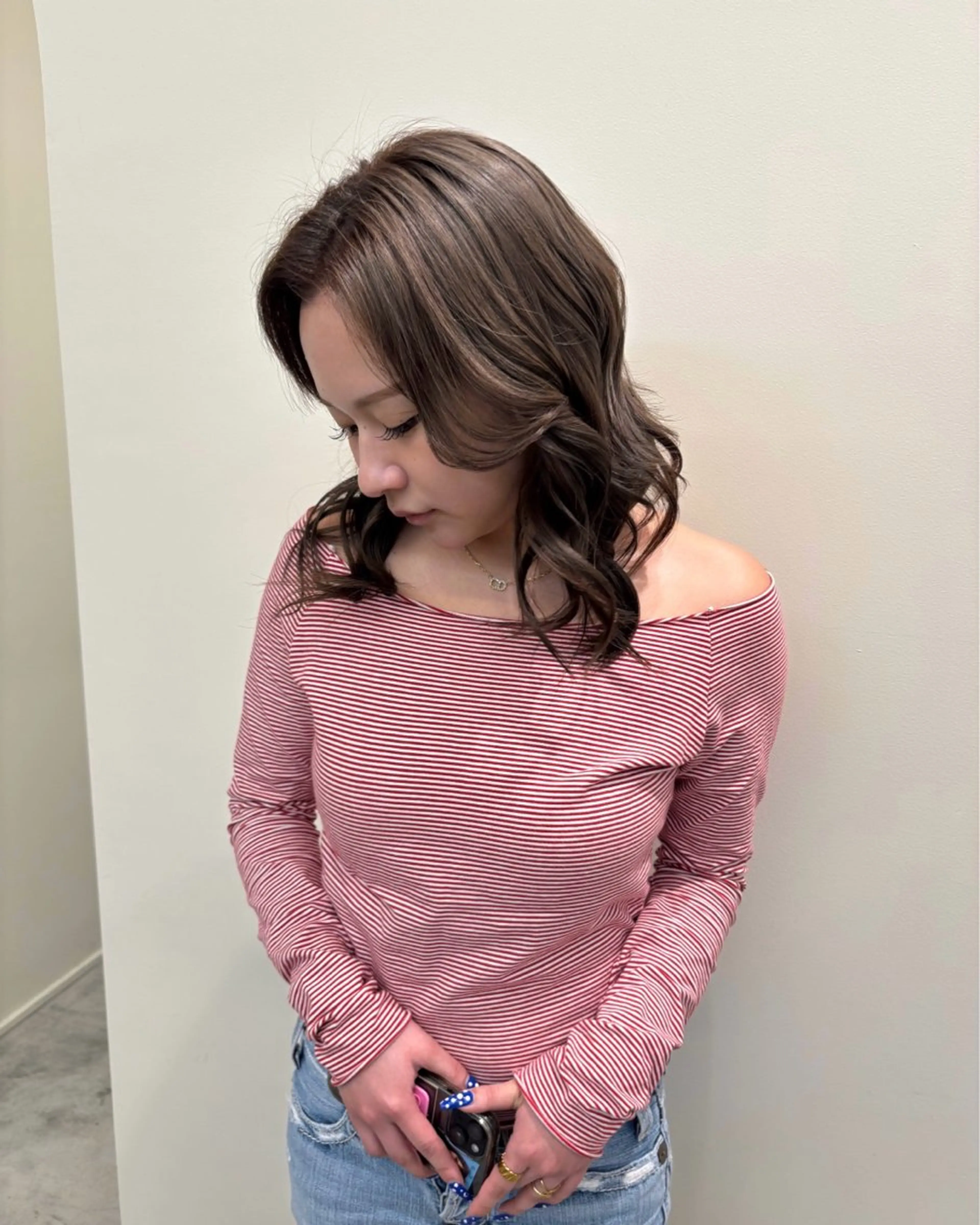 セミロング 栗崎 菜弥のヘアスタイル