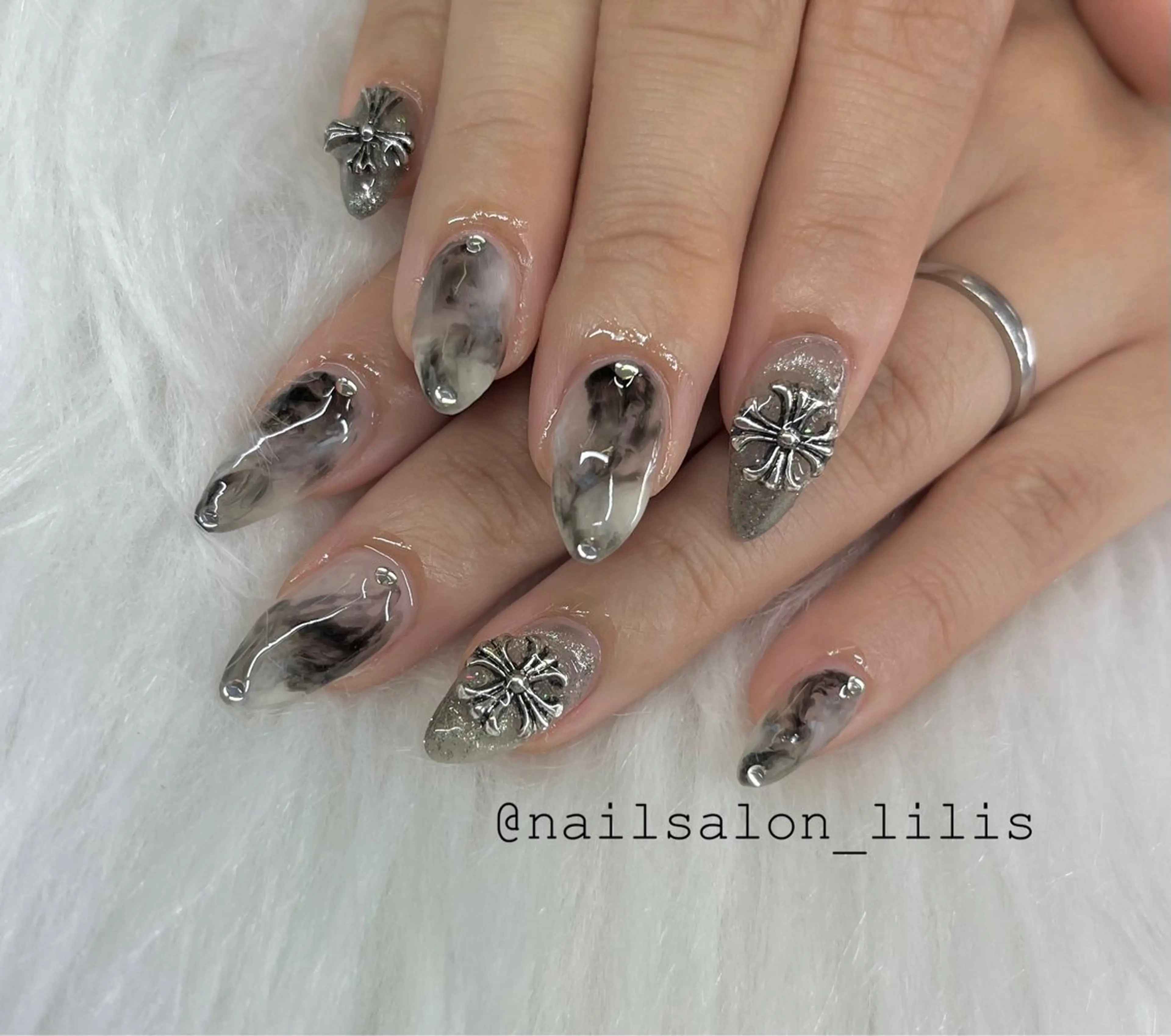ネイル ハンドネイル nailsalon Lilisのネイルデザイン