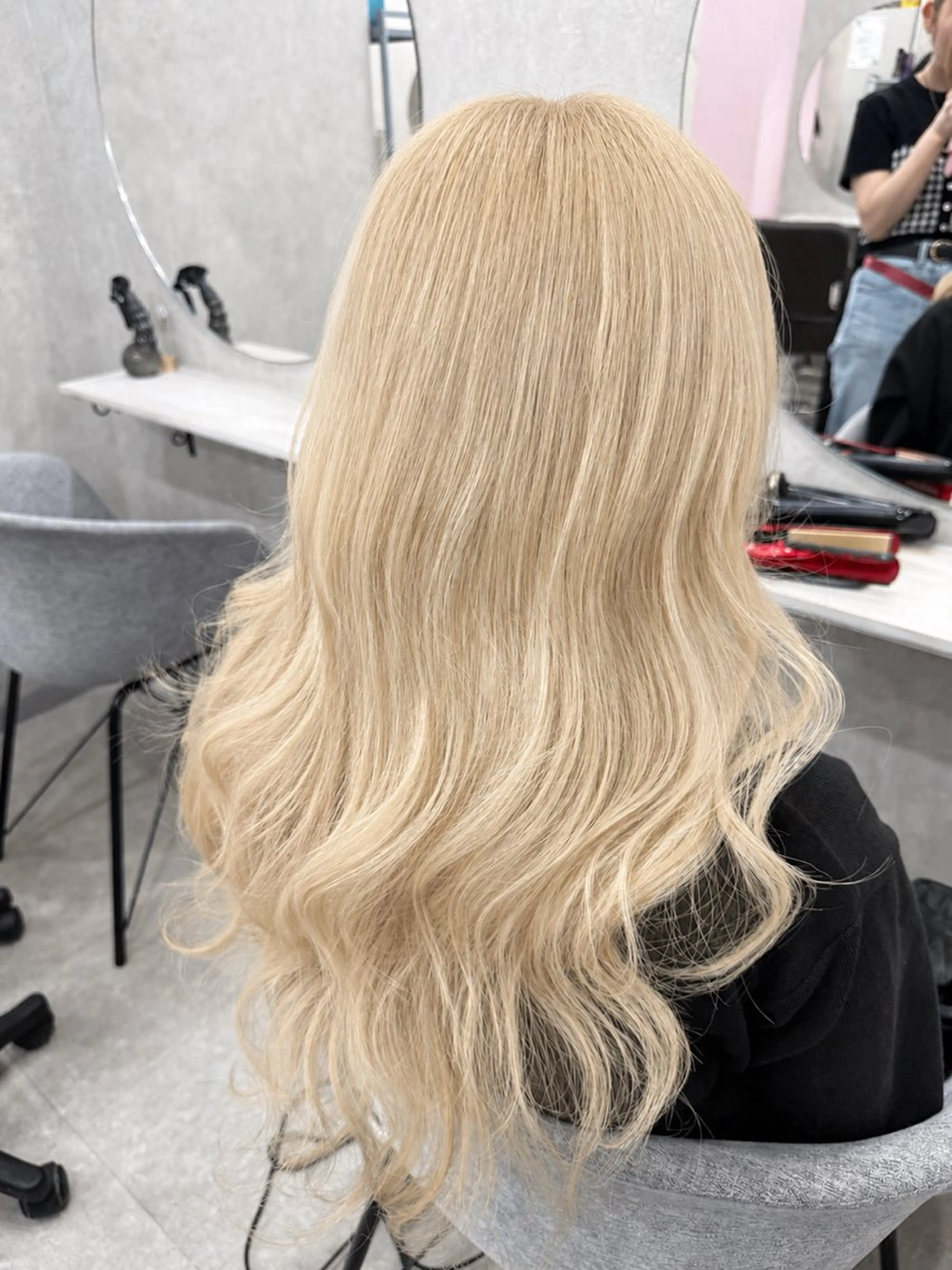 ロング 関 愛菜のヘアスタイル