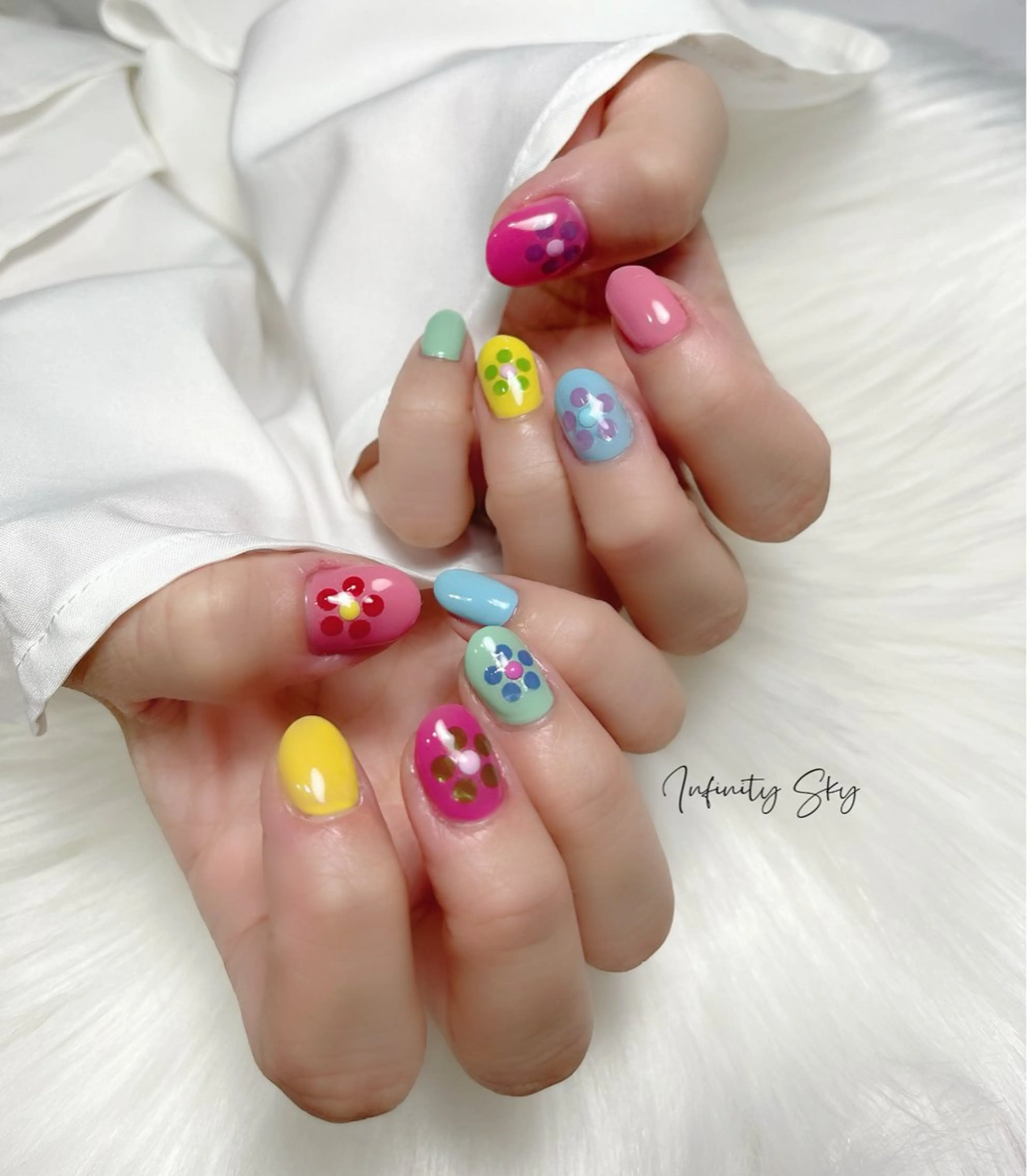 ネイル infinity skyのネイルデザイン