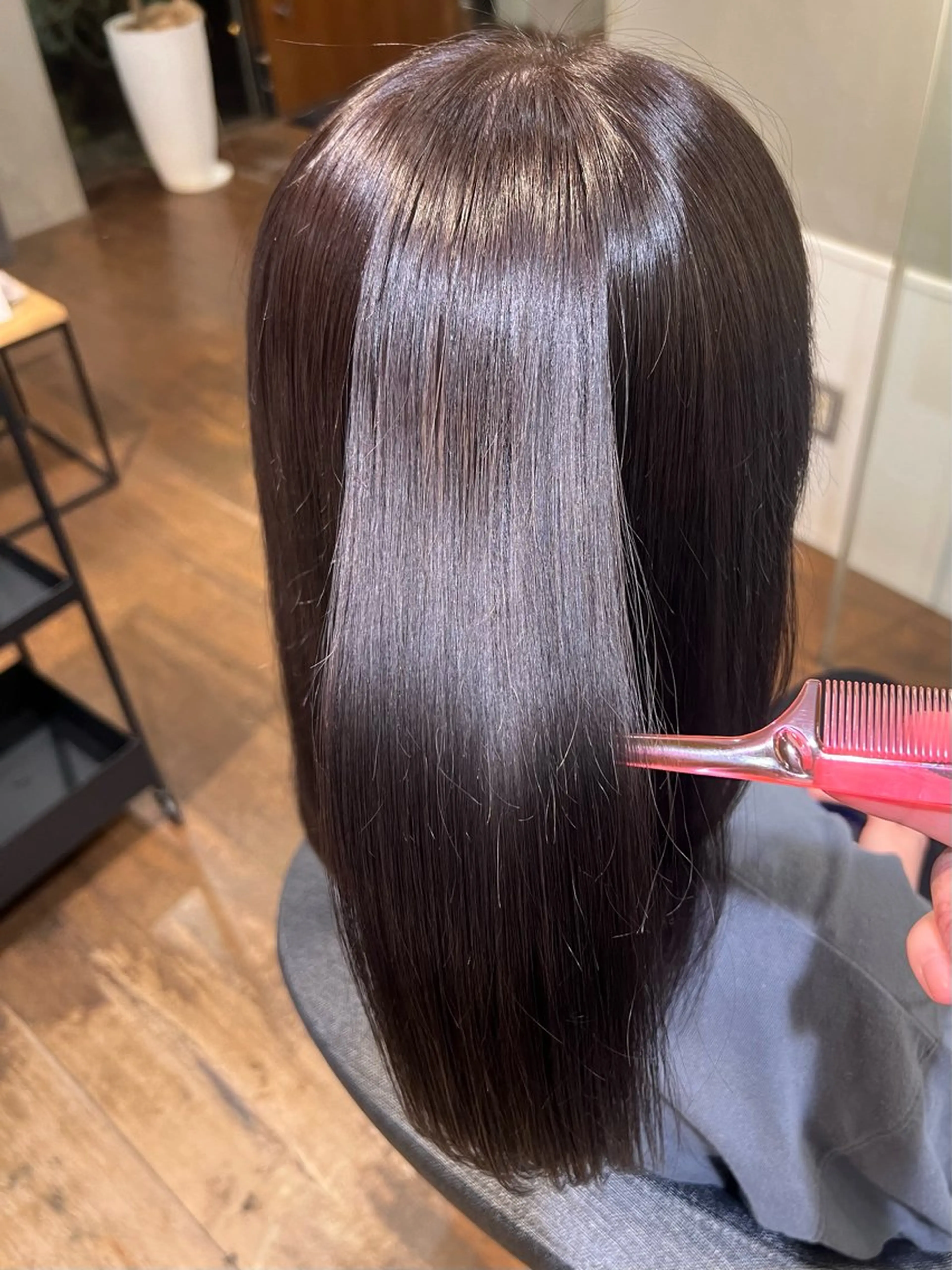 カラー 新居 孝姫のヘアスタイル