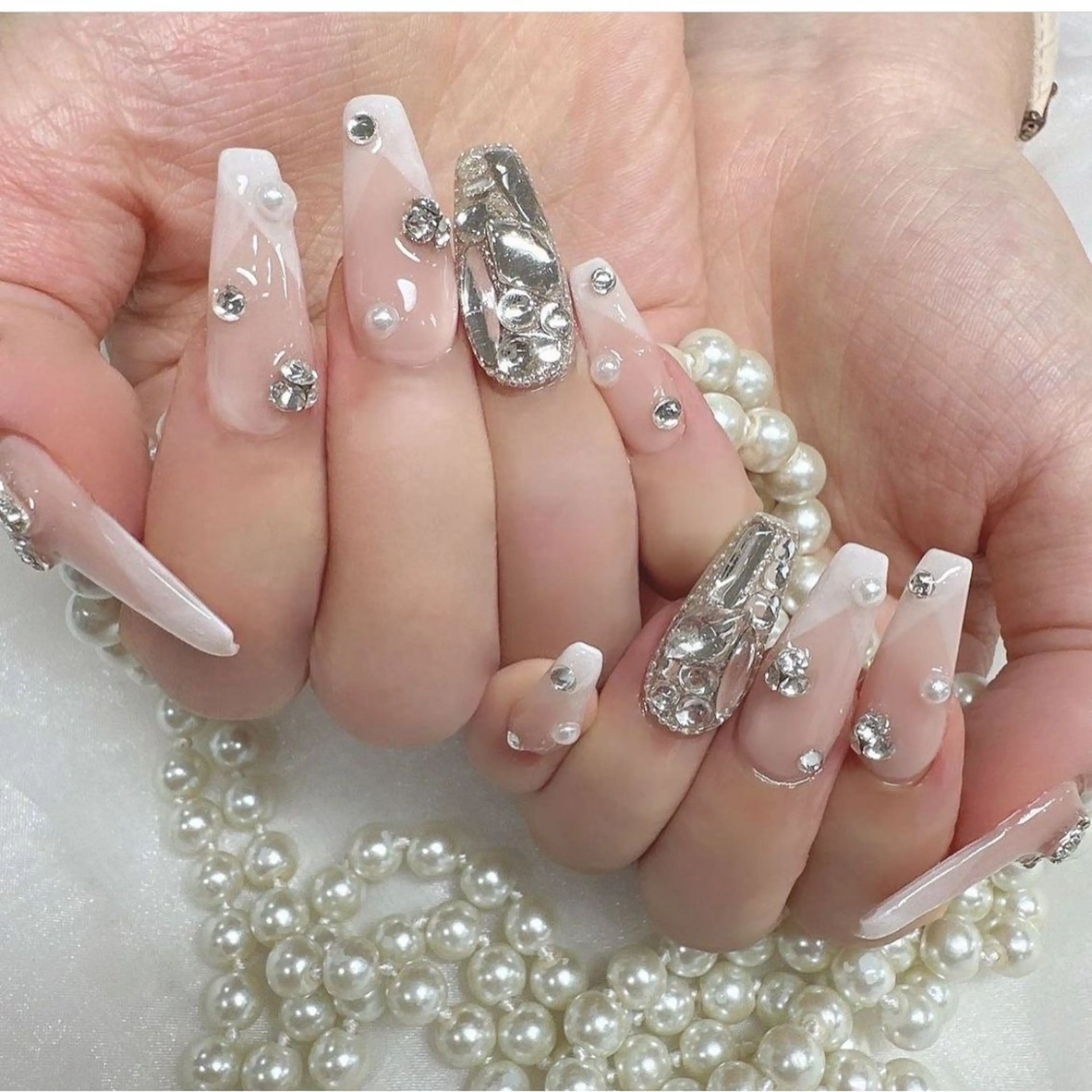 カラー グラデーションカラー ピンクカラー ハンドネイル AIN Nailのネイルデザイン