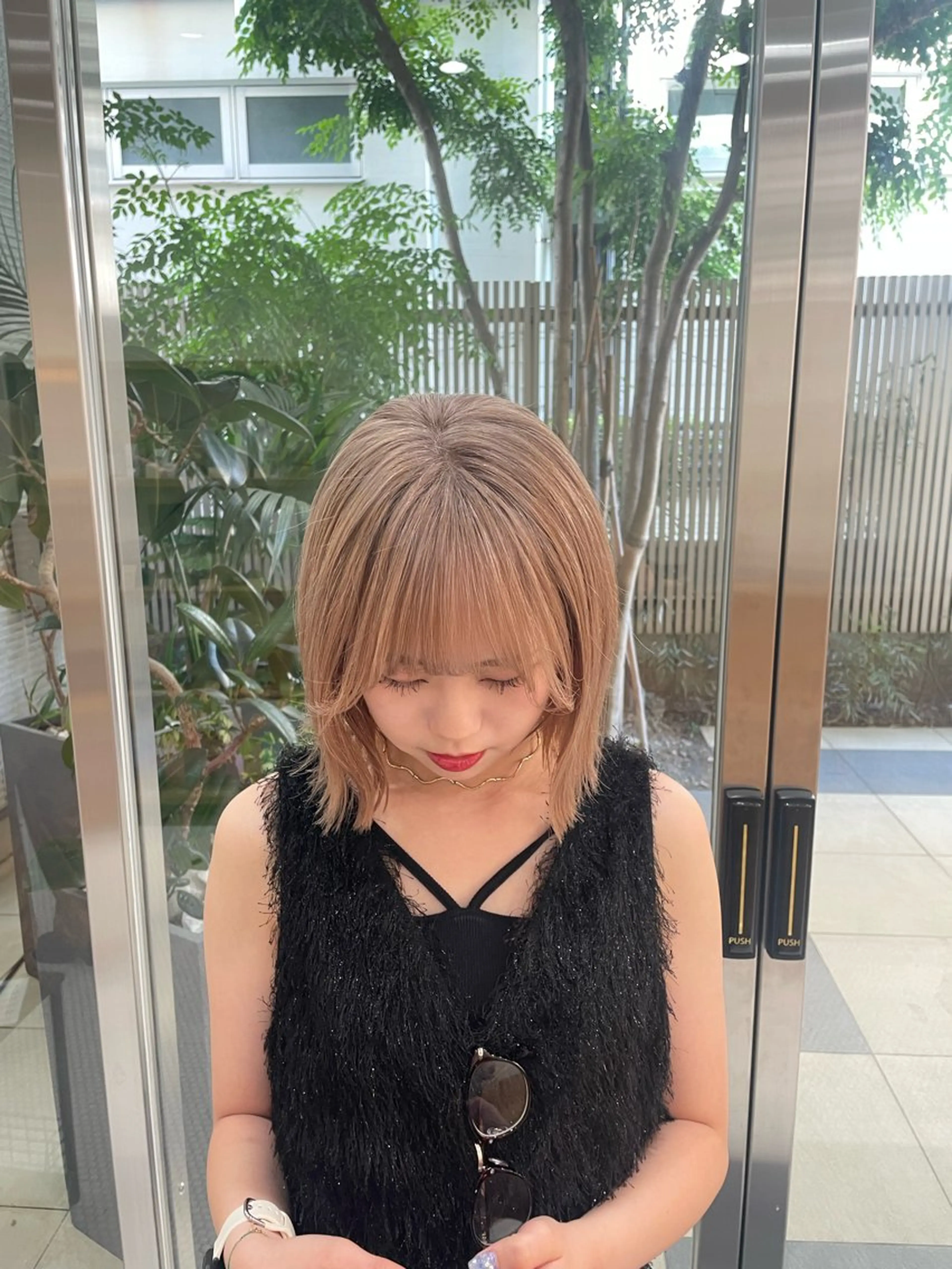 ミディアム レイヤーカット 🌱 ブリーチ  はるかのヘアスタイル