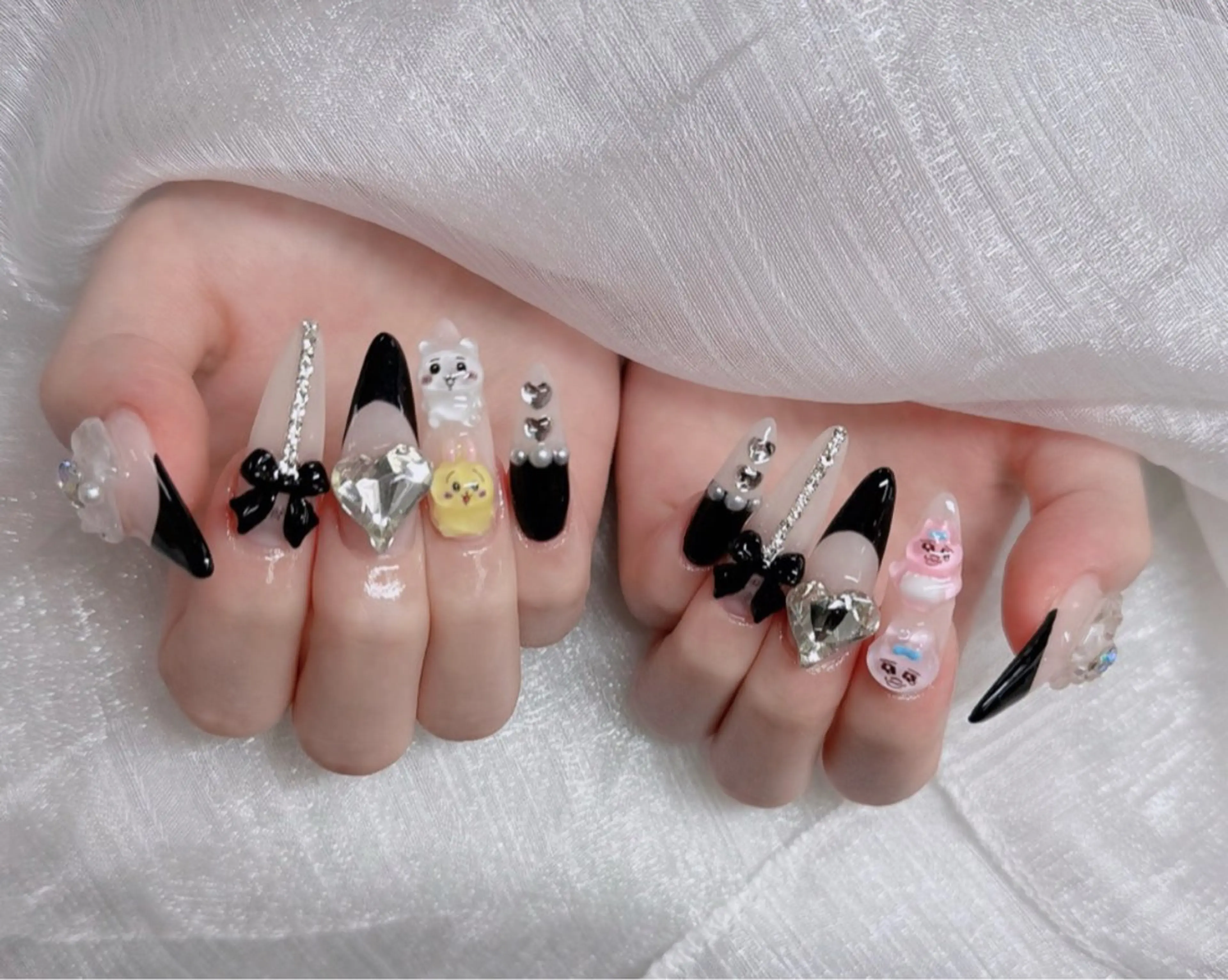 ネイル フレンチネイル ジェルネイル ガラスフレンチ ハロウィン ハート ハンドネイル H.baby Nail Salonのネイルデザイン