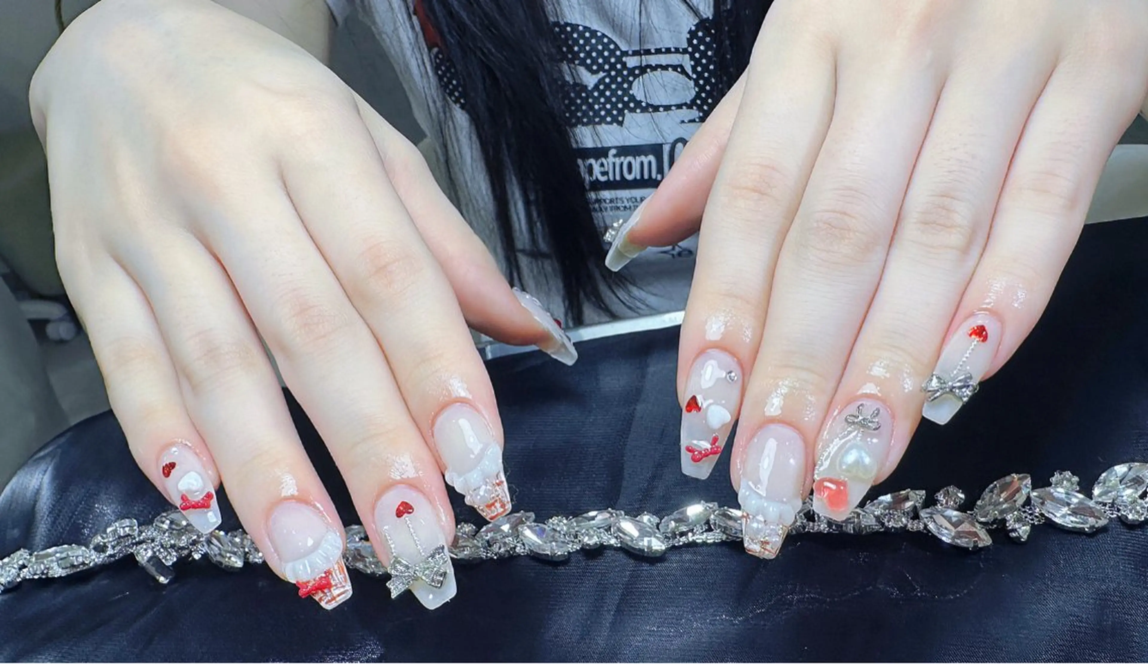 ネイル キラキラネイル マグネットネイル ぷっくりネイル 春ネイル ワンホンネイル ハンドネイル Candy Nailのネイルデザイン