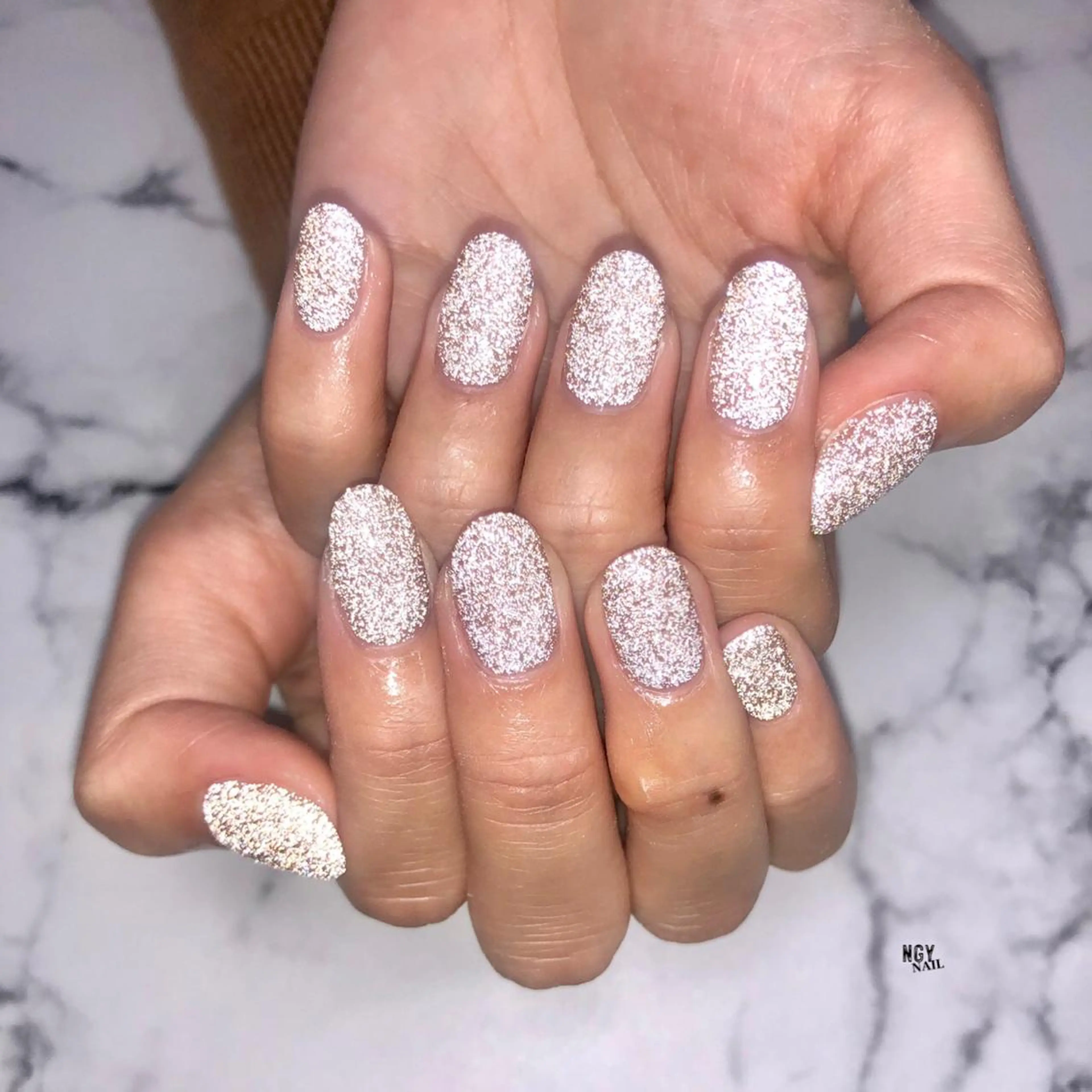 ネイル フラッシュネイル ジェルネイル キラキラネイル 韓国ネイル ラメ(グリッター) ハンドネイル NAIL NOWのネイルデザイン