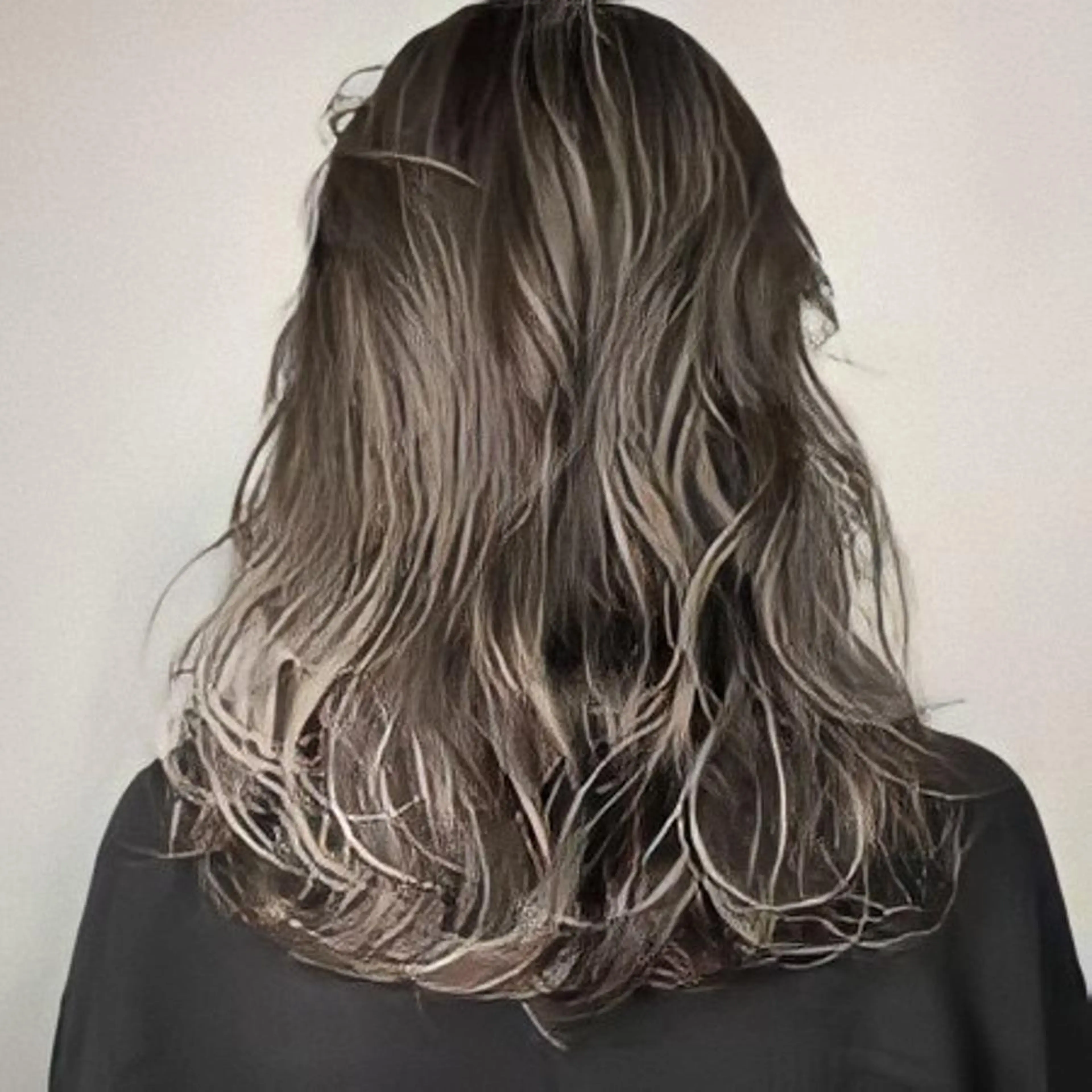 ミディアム カラー バレイヤージュ ハイライトカラー ハイライト レイヤーカット ヘアカラー トリートメント ケア剤オタク×海外 ヘア長谷川裕起のヘアスタイル