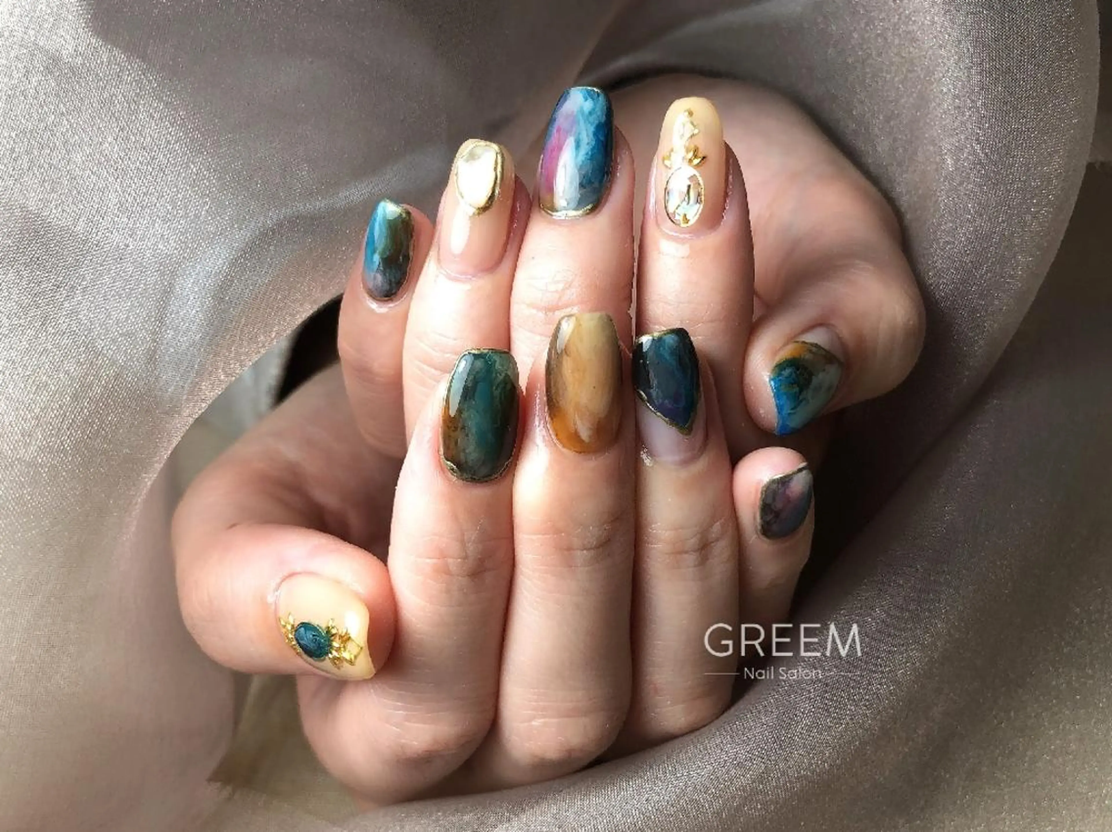 ネイル ジェルネイル ニュアンスネイル パラジェル 冬ネイル フットネイル GREEM グリームのネイルデザイン