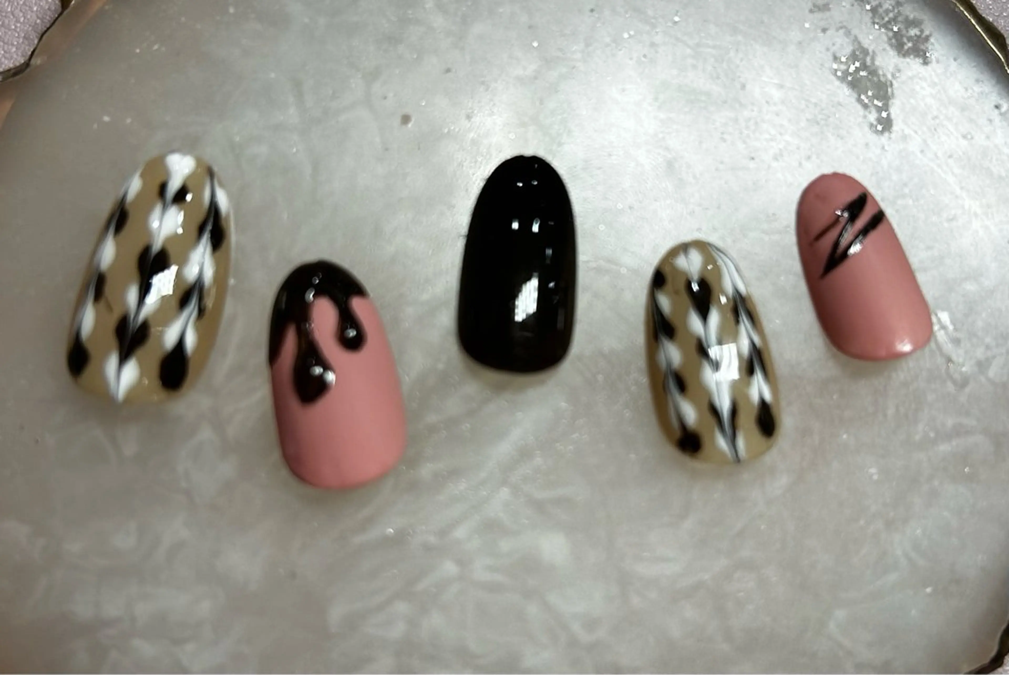 ネイル 【Lily】 小山のネイルデザイン