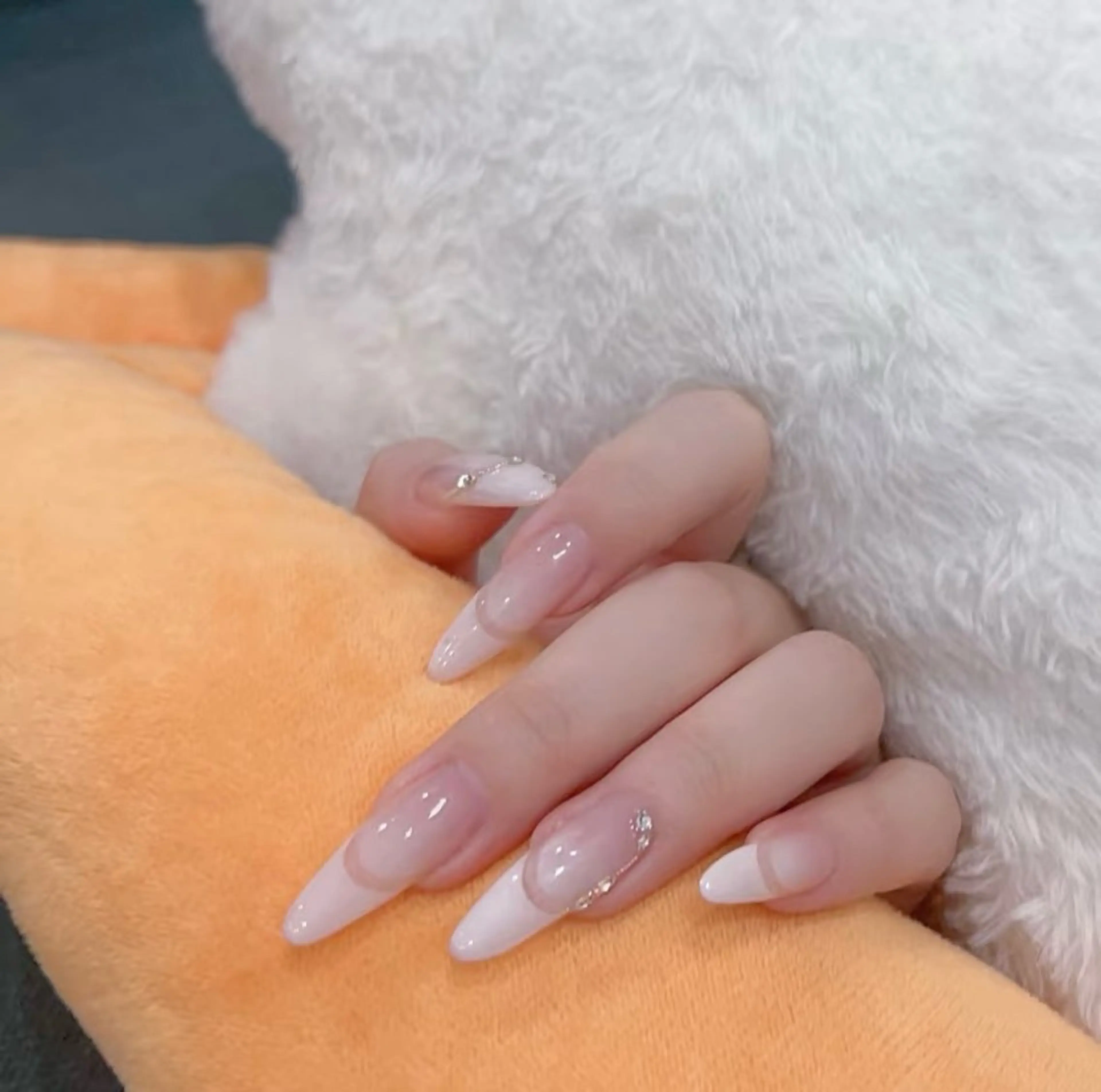 ネイル 高木 維麗絲のネイルデザイン