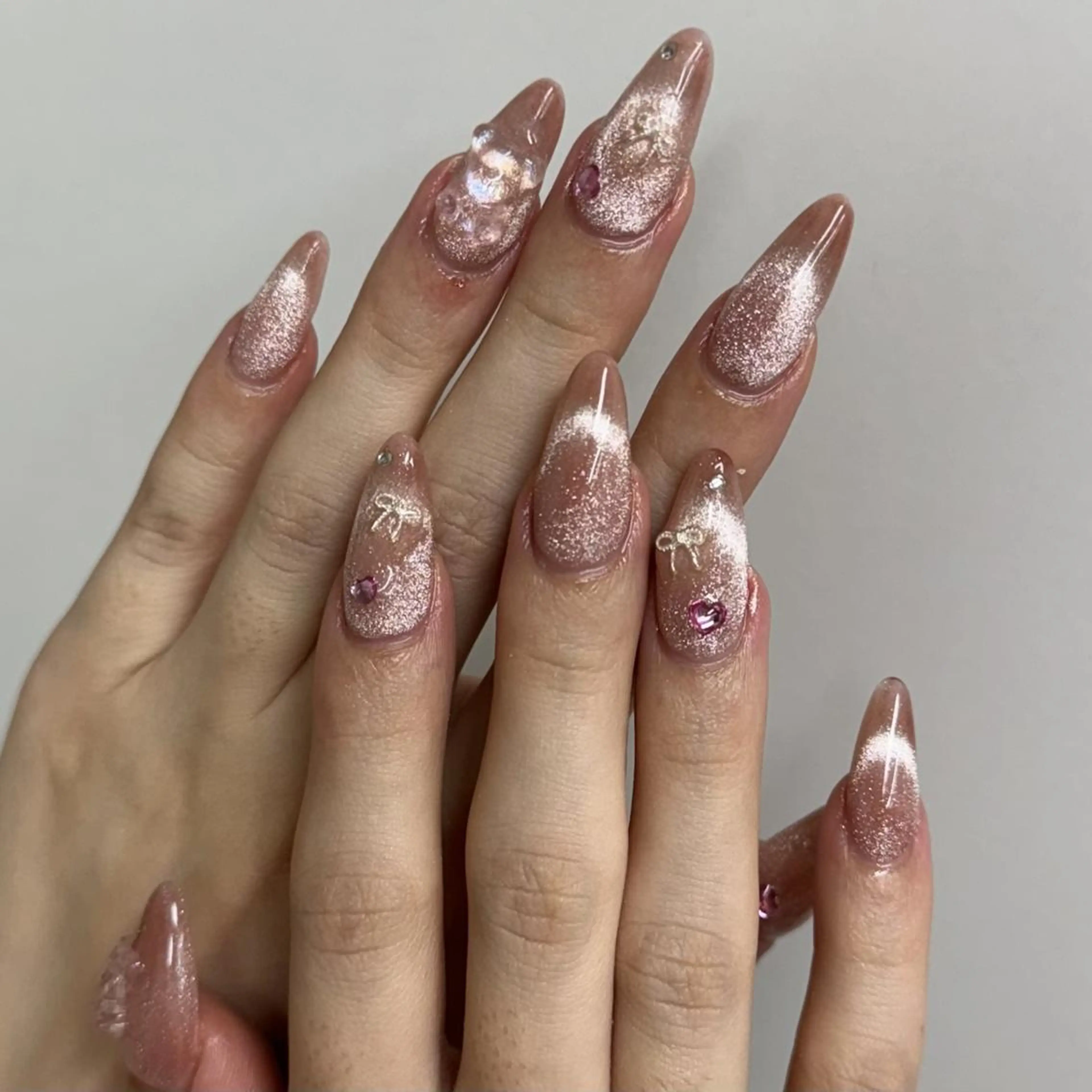 ネイル 長さ出し 韓国ネイル マグネットネイル ニュアンスネイル スカルプネイル nailstudio eviz新宿店のネイルデザイン