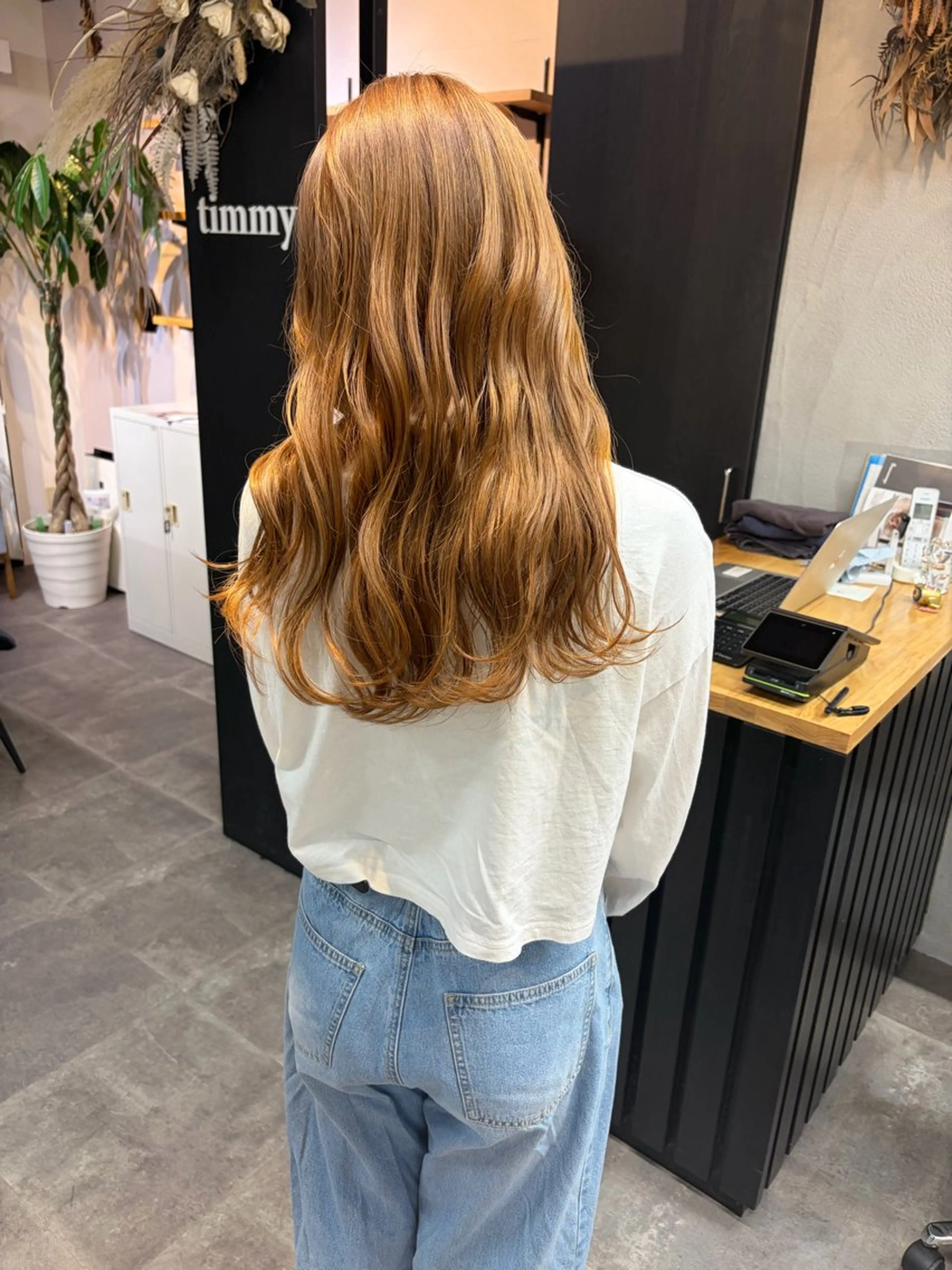 カラー ベージュカラー ダブルカラー ヘーゼル ンジハ えみのヘアスタイル