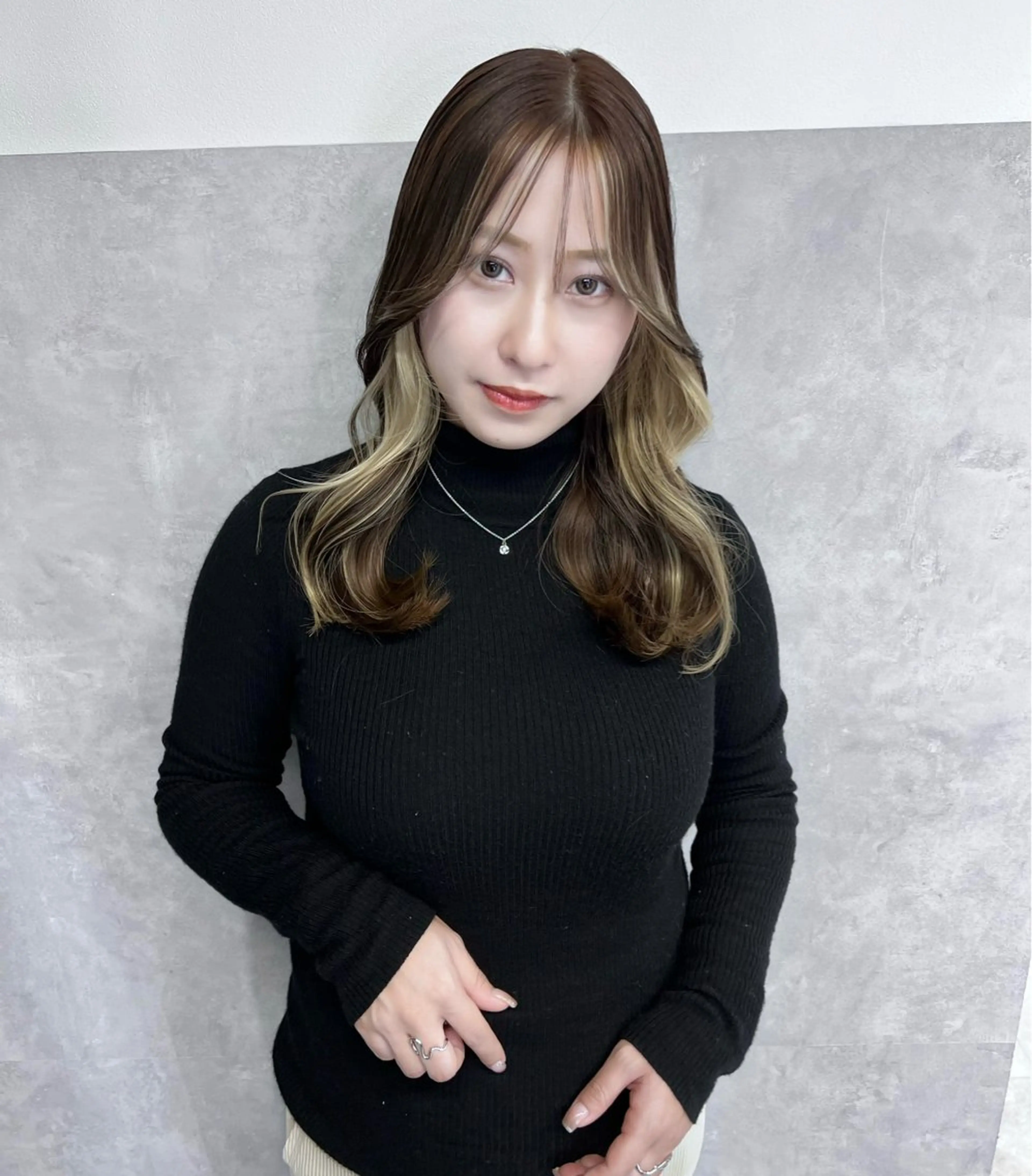 セミロング カラー 黒髪 ブリーチ 透明感カラー 顔周りカット レイヤーカット ヘアカラー 透明感/レイヤー 🇰🇷tomonaのヘアスタイル