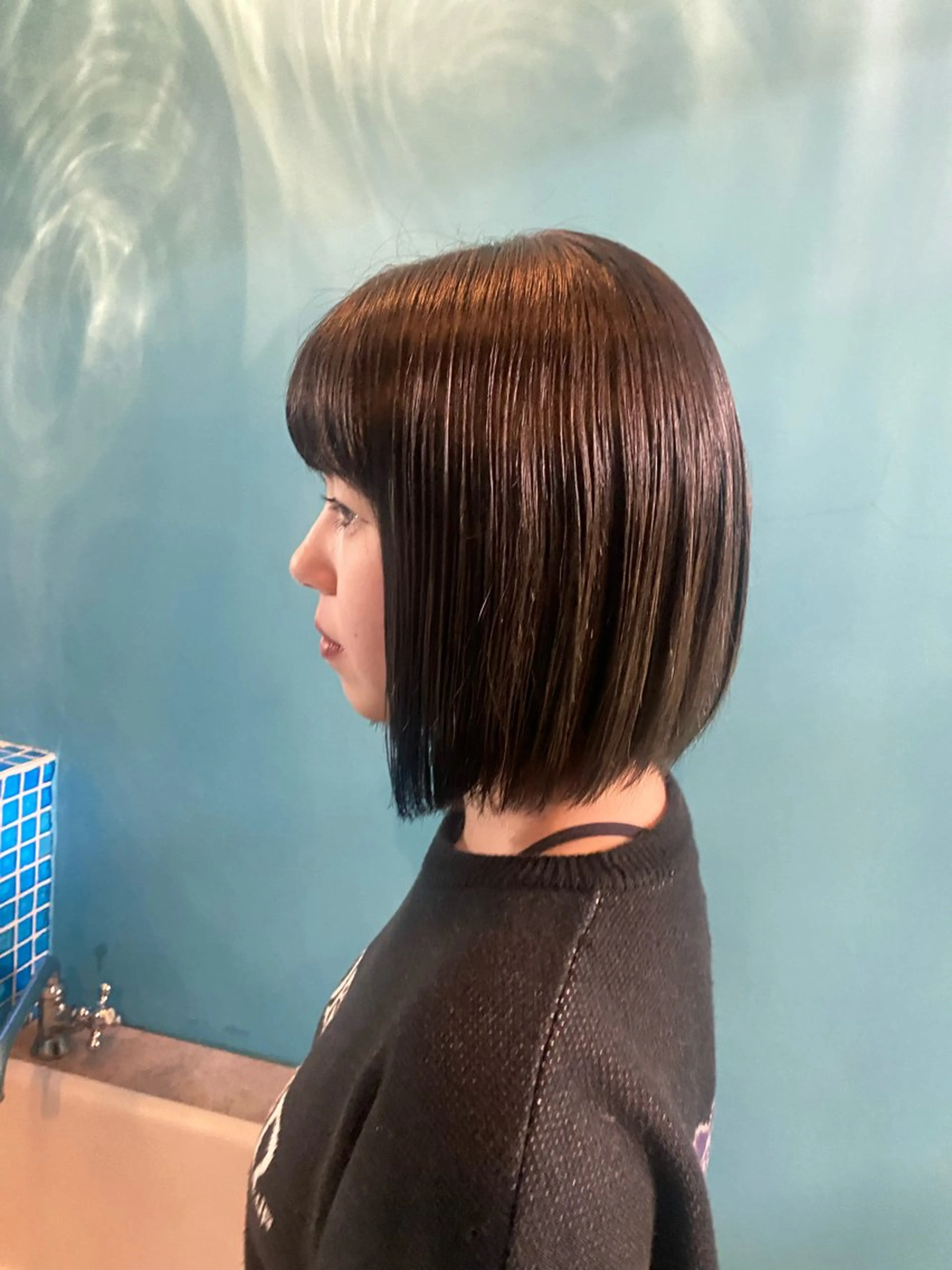 ミディアム 切りっぱなしボブ ボブ トクザト アイニのヘアスタイル