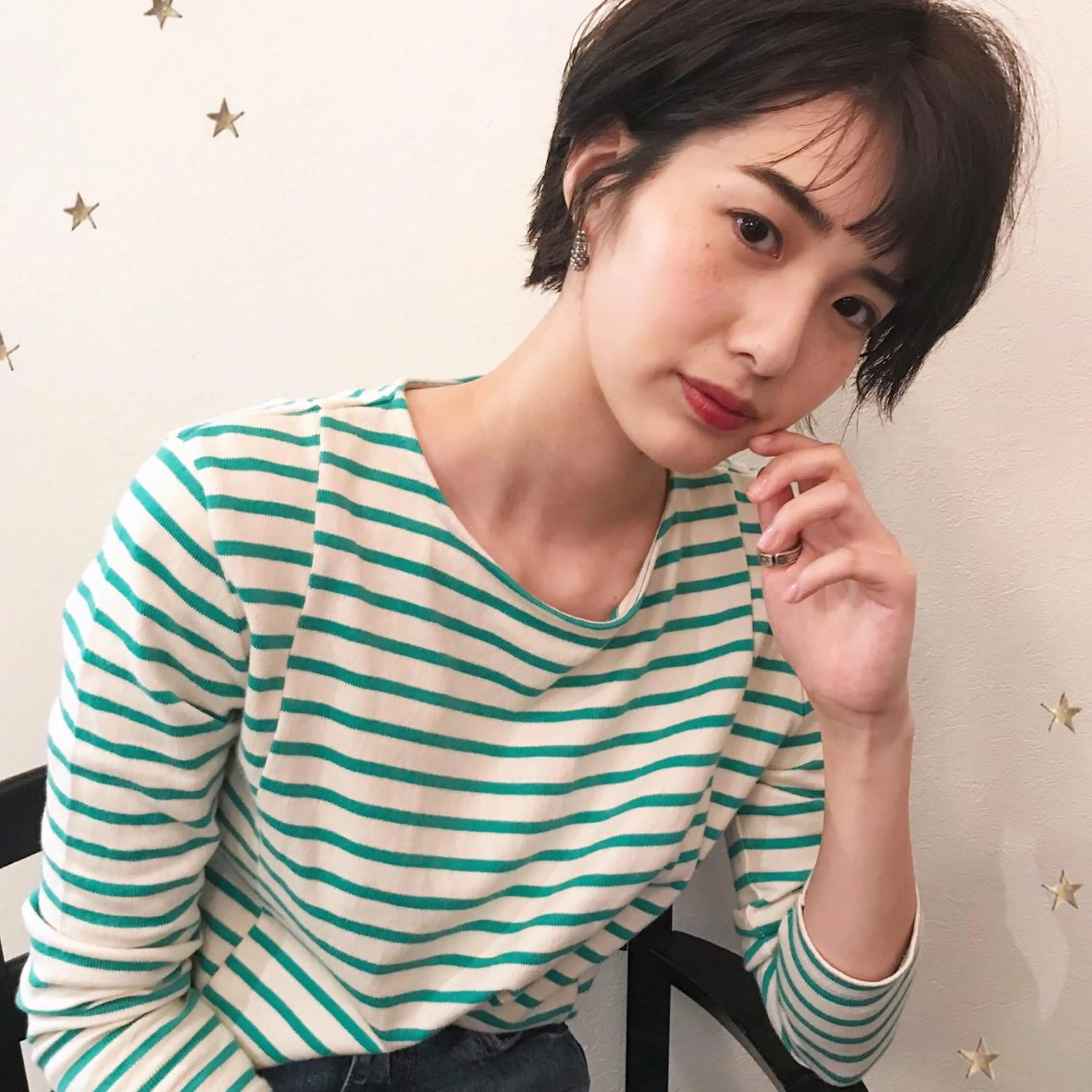 ショート カラー 市川 千夏のヘアスタイル