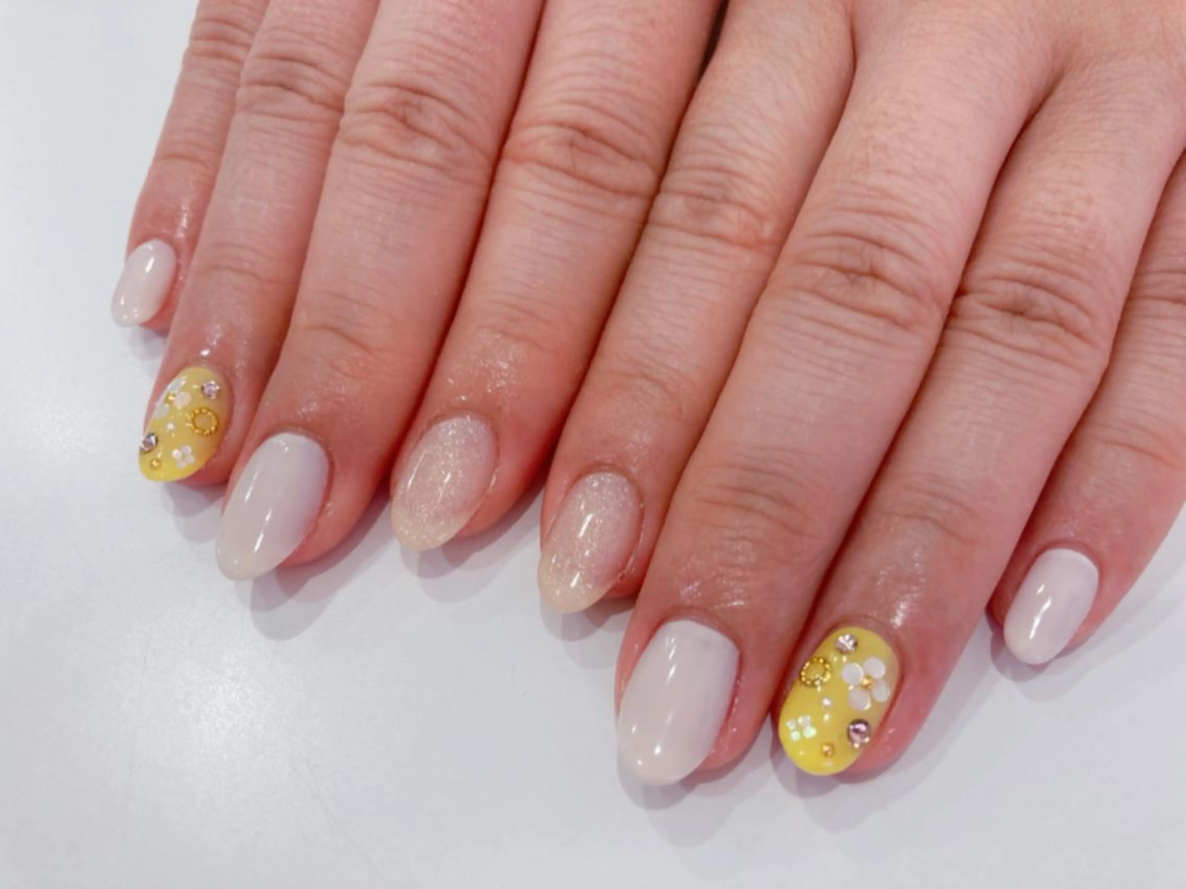 ネイル 持ち込み 酒井 美由紀のネイルデザイン