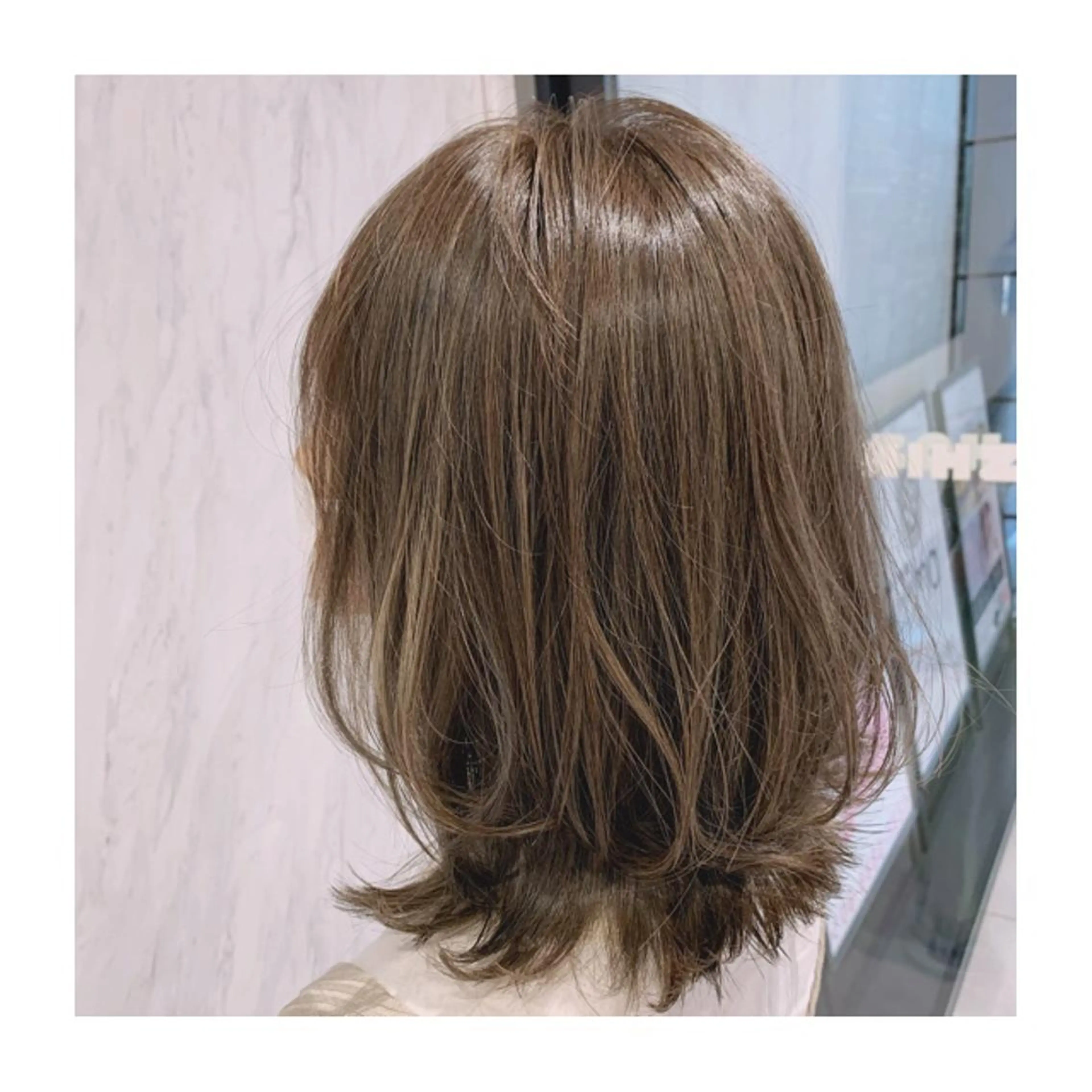 ミディアム カラー UMEDA FIGAROのヘアスタイル