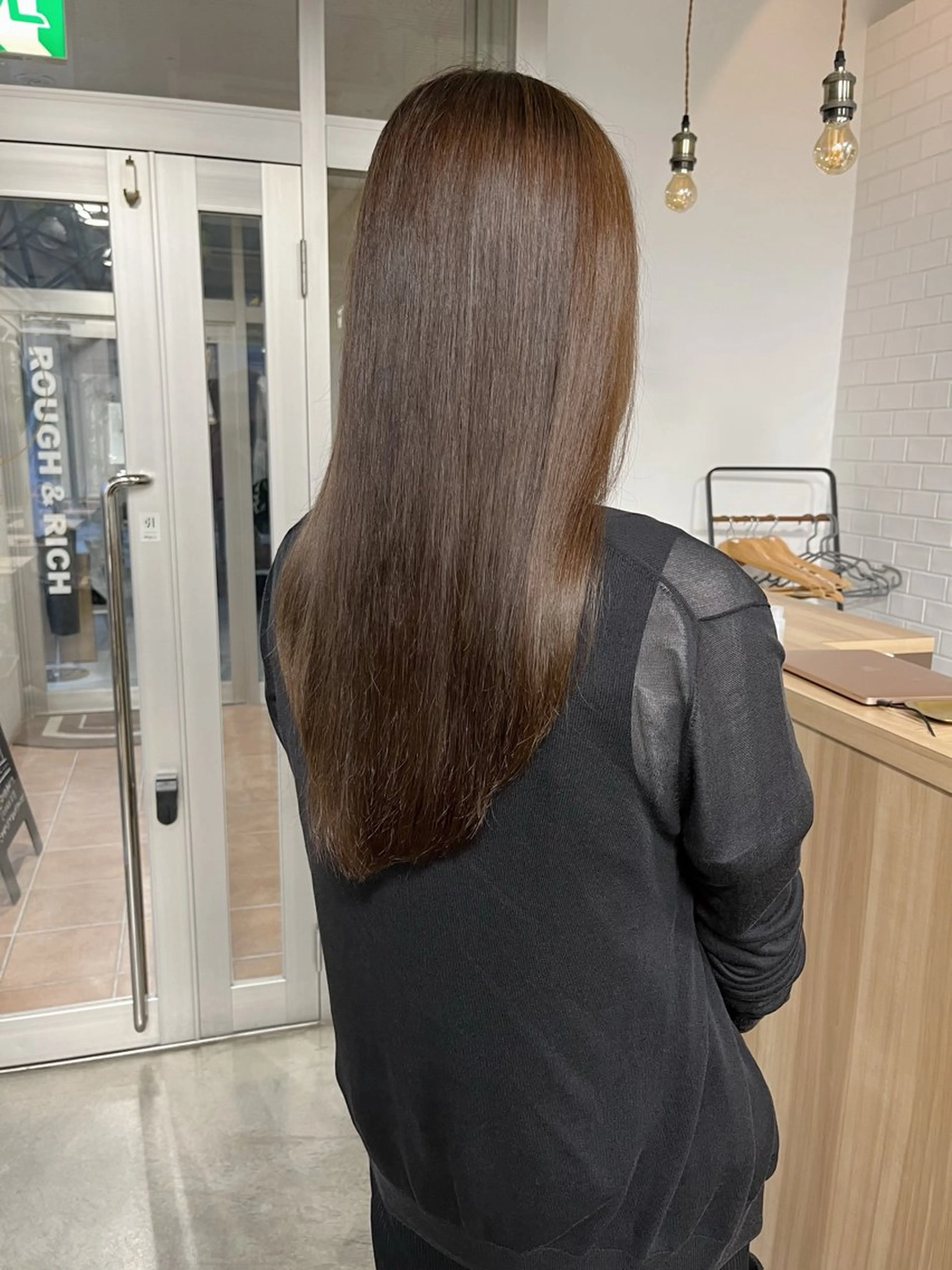 ロング カラー ヘアカラー 榎本 亜衣のヘアスタイル