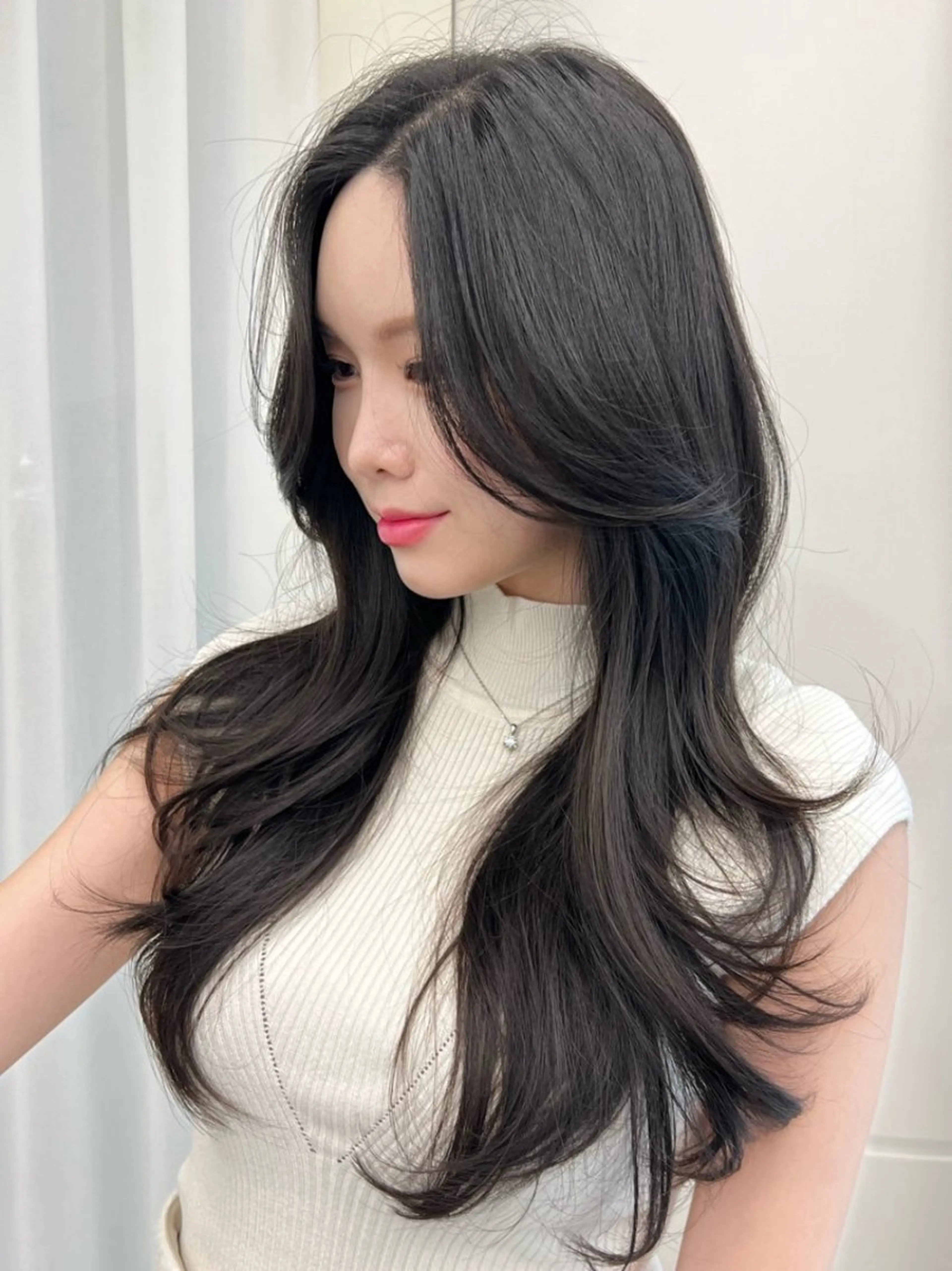 ロング 髪質改善、縮毛矯正 酸性縮毛矯正のヘアスタイル