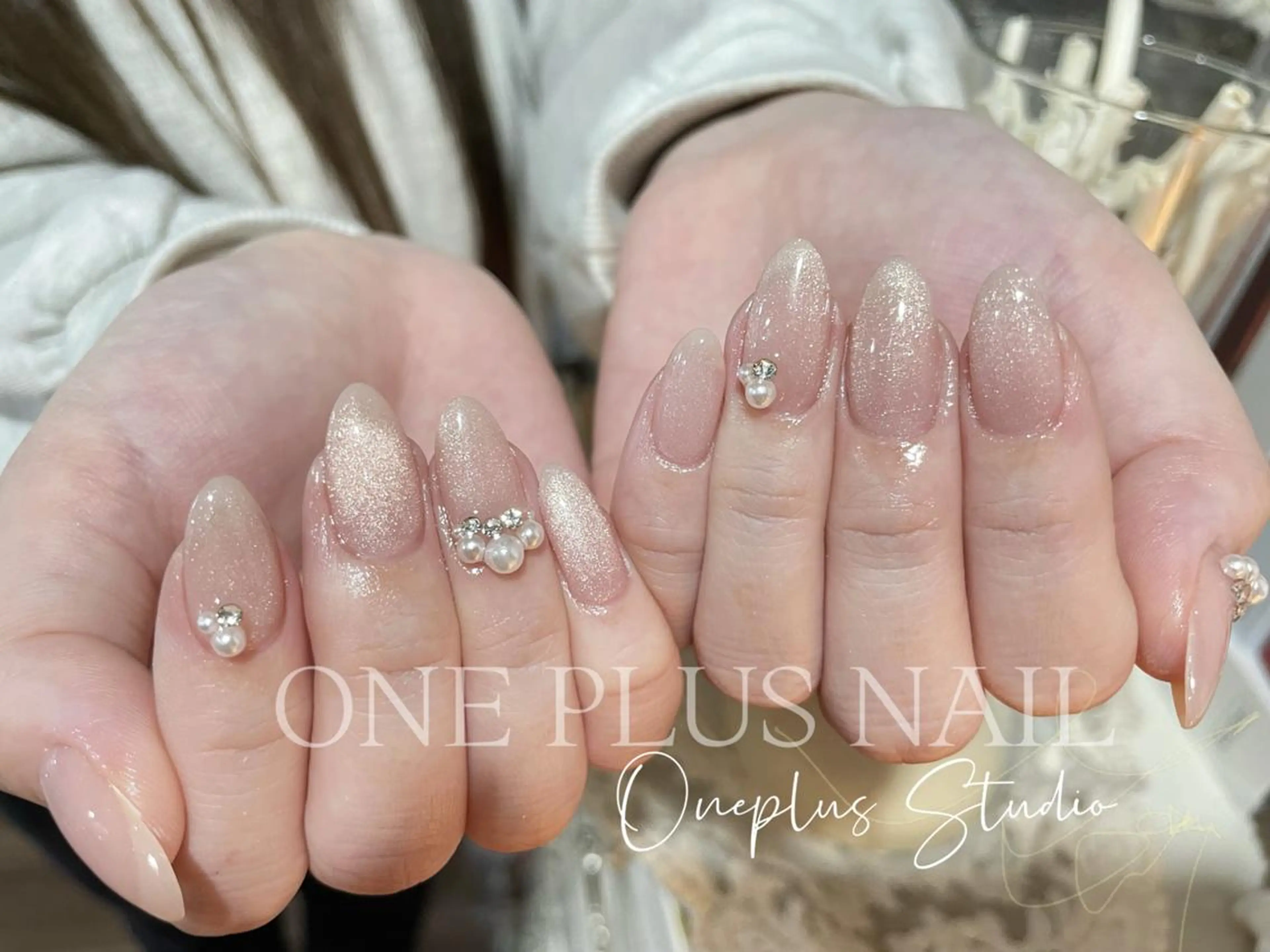 ネイル ジェルネイル キラキラネイル 韓国ネイル ラメ(グリッター) マグネットネイル ハンドネイル One plus StudioNailのネイルデザイン