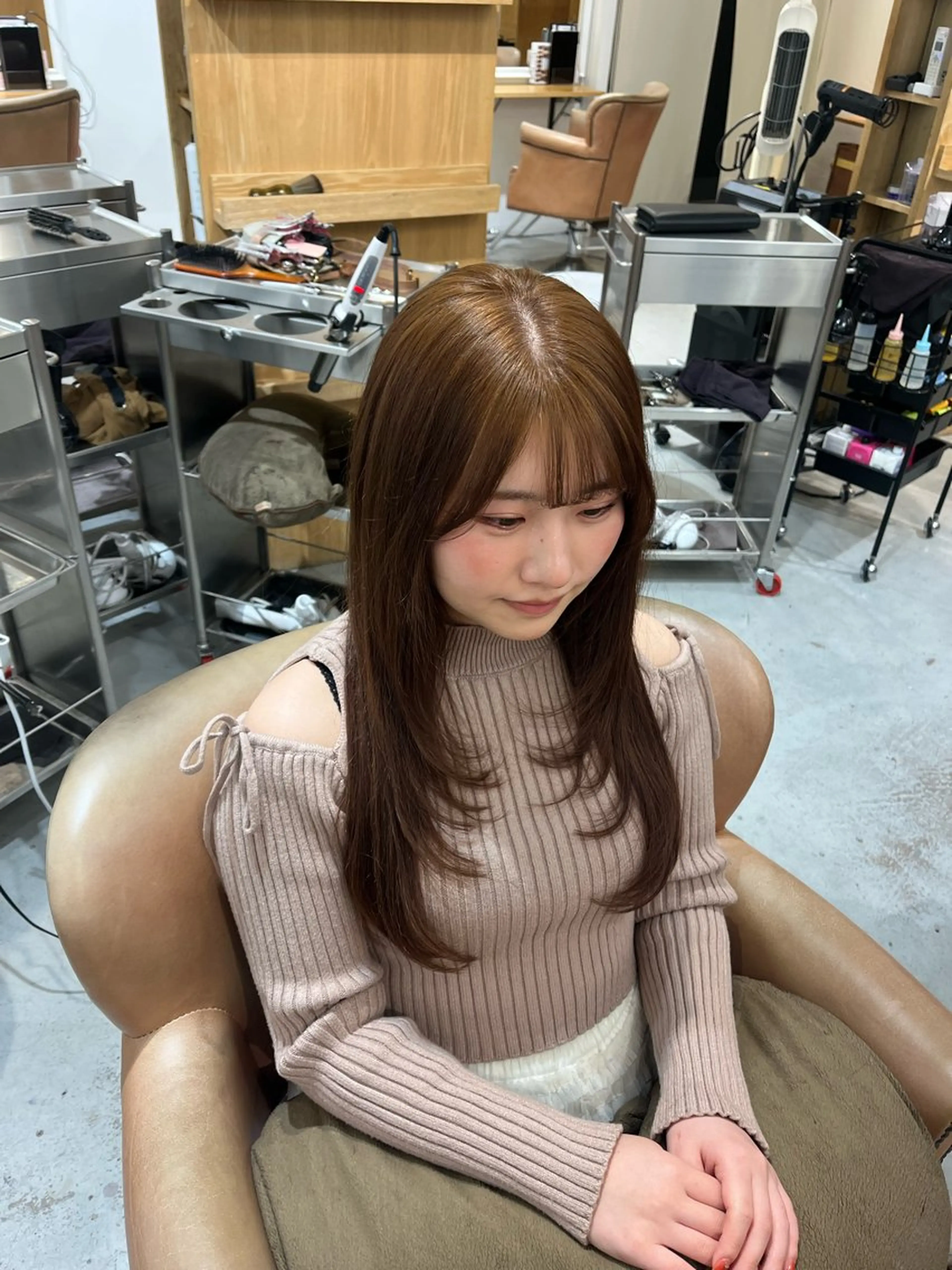 セミロング 韓国風ヘア レイヤーカット Kozaki 🦢のヘアスタイル