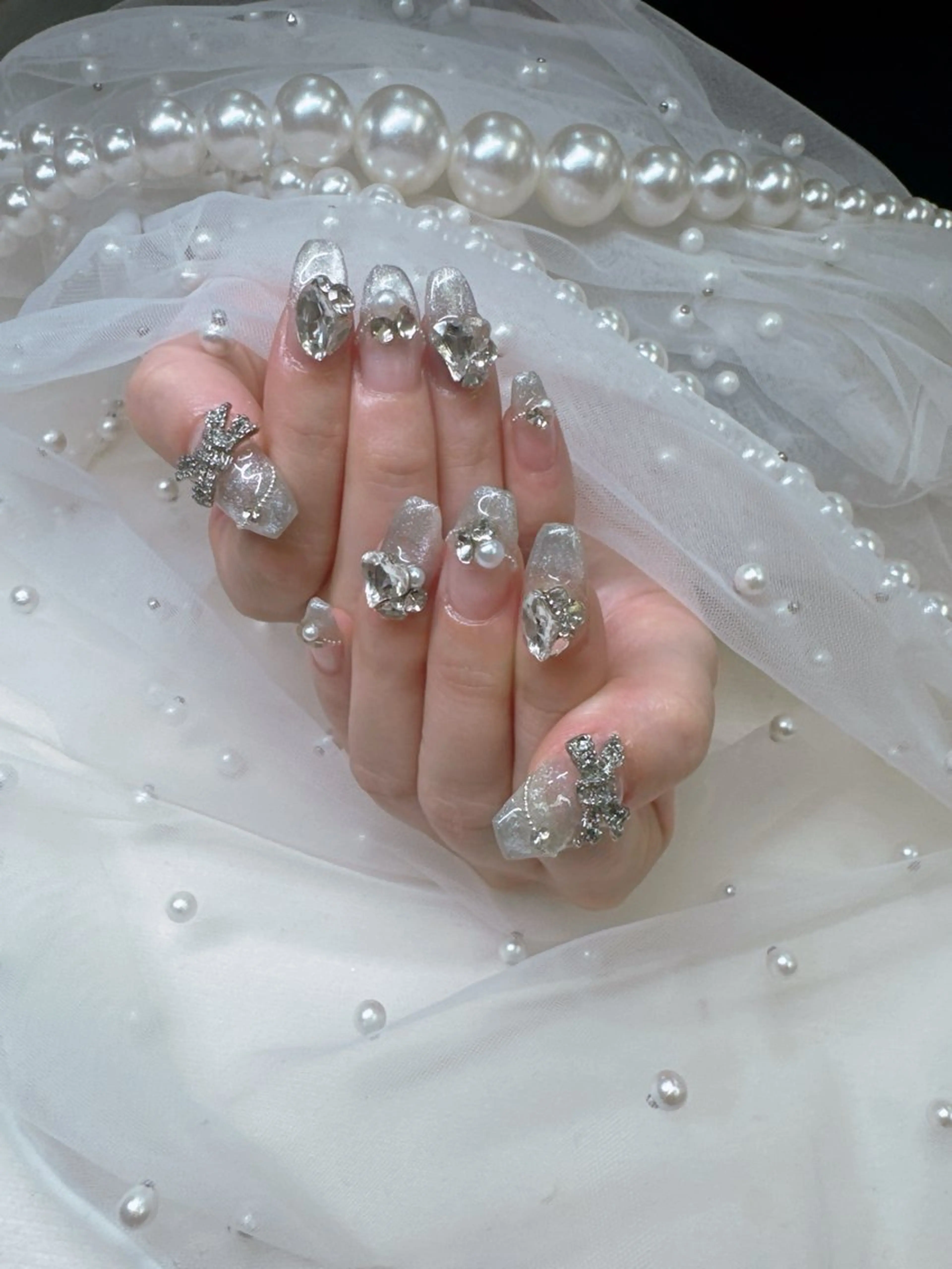 ネイル フレンチネイル ジェルネイル ガラスフレンチ キラキラネイル ロングネイル Queeens nailのネイルデザイン