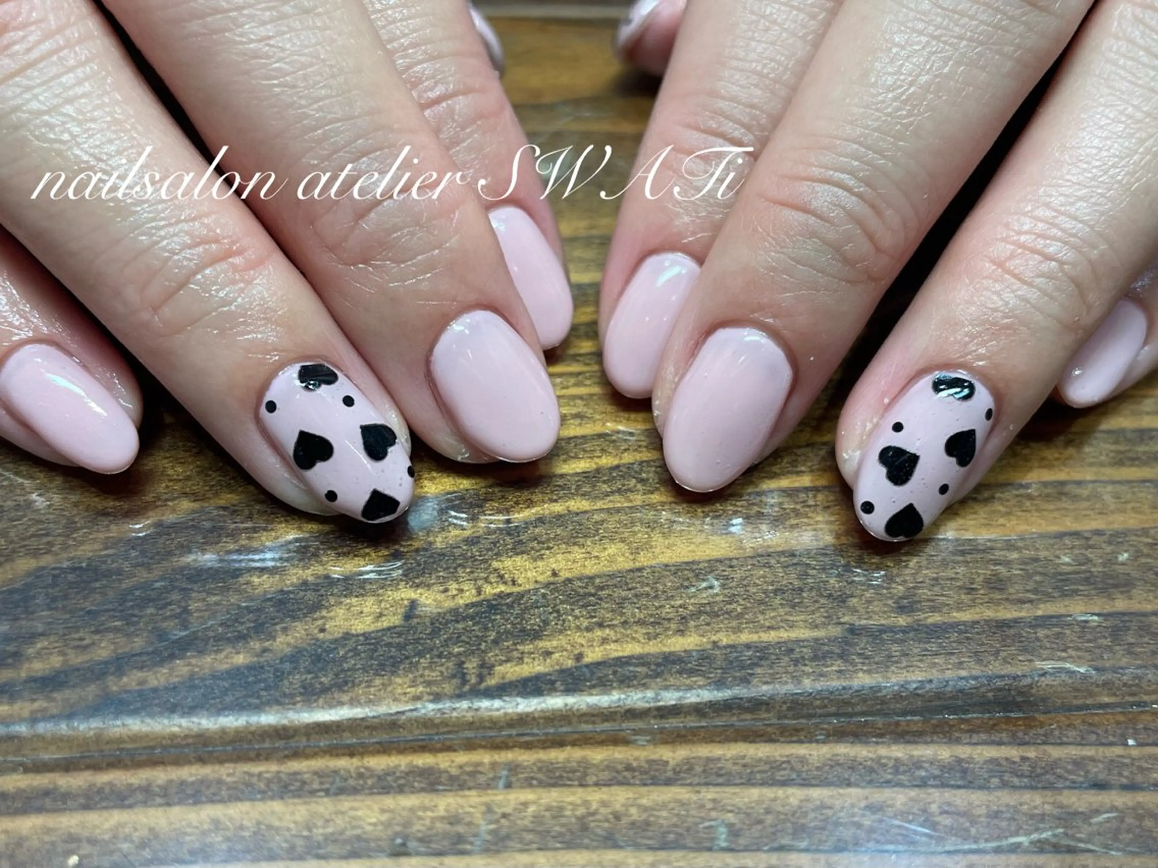 ネイル ハート ハンドネイル nailsalon SWATiのネイルデザイン