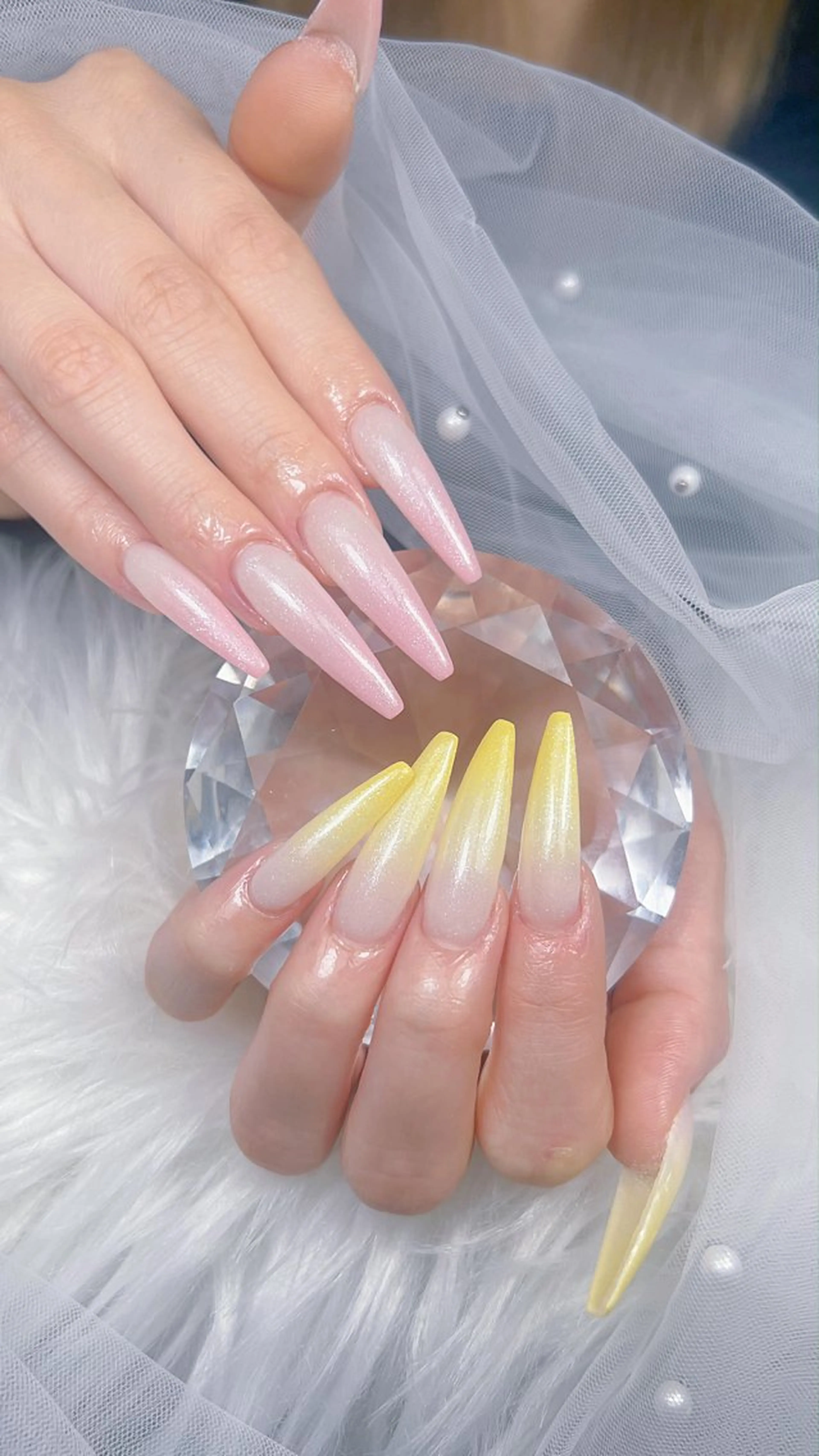 ネイル アートネイル オーロラネイル チークネイル 長さ出し フットネイル ハンドネイル ハンドケア Mio_ Noiranailのネイルデザイン